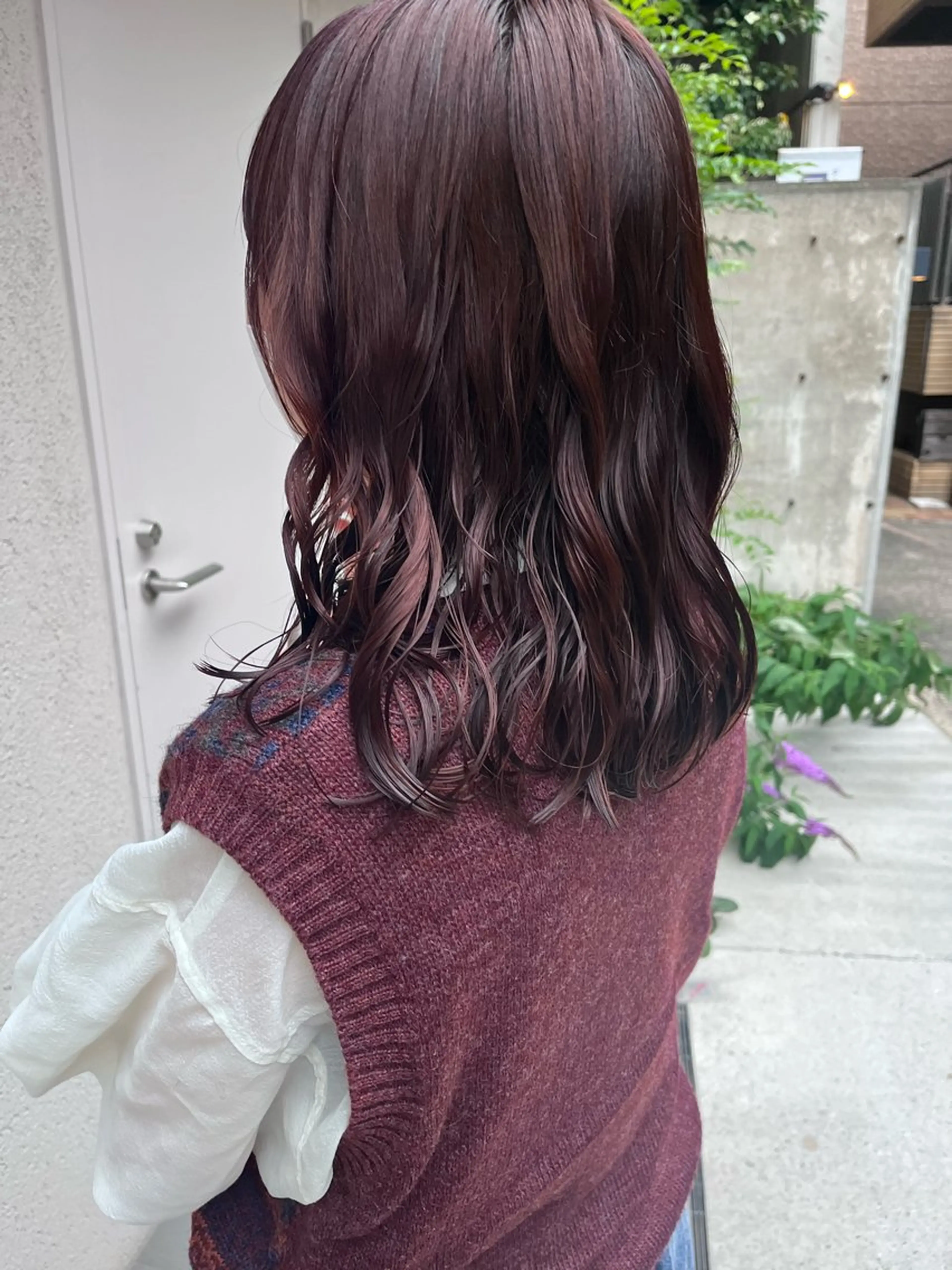 セミロング パーマ 曲がる縮毛矯正 センターパートのヘアスタイル