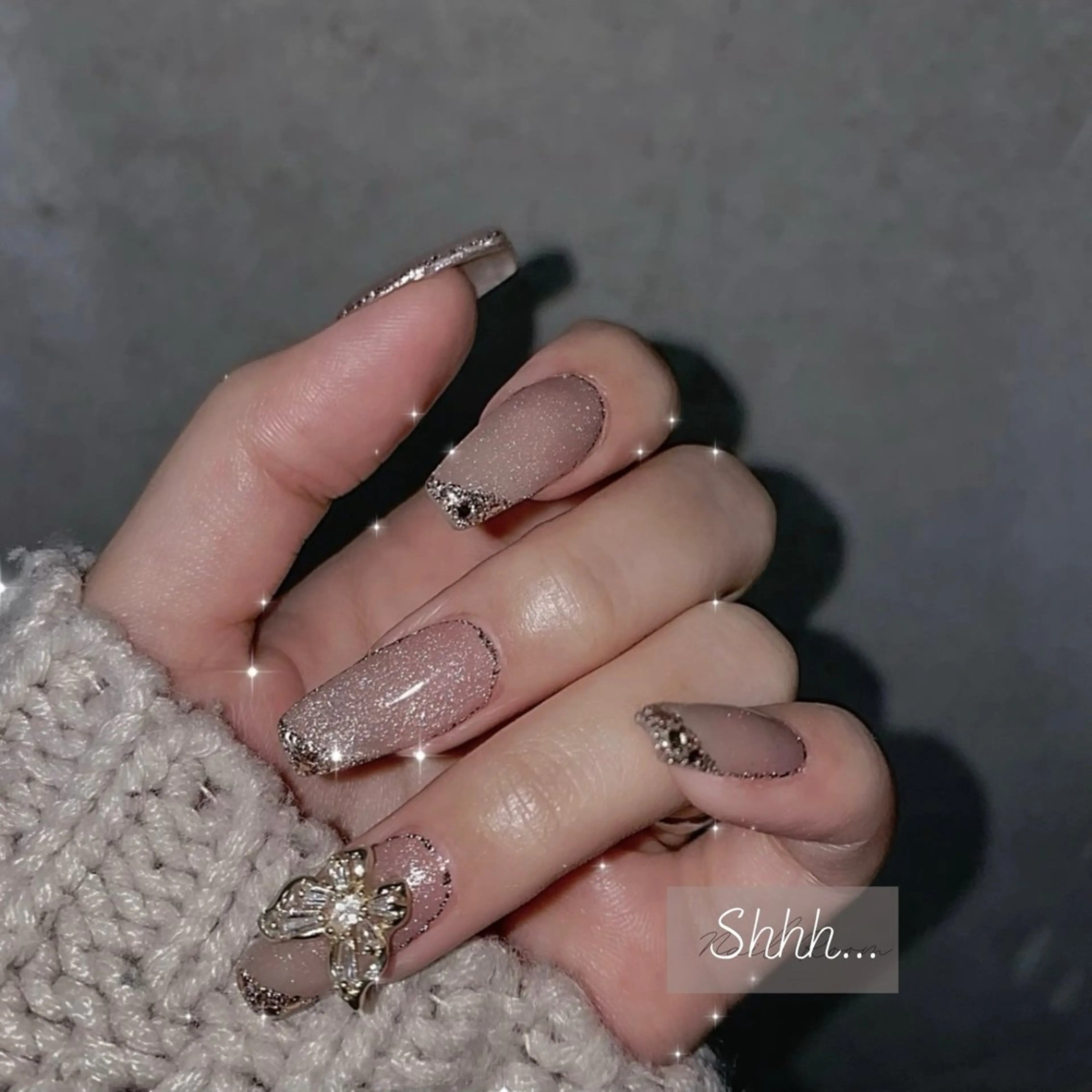 ネイル Shhh ...のネイルデザイン