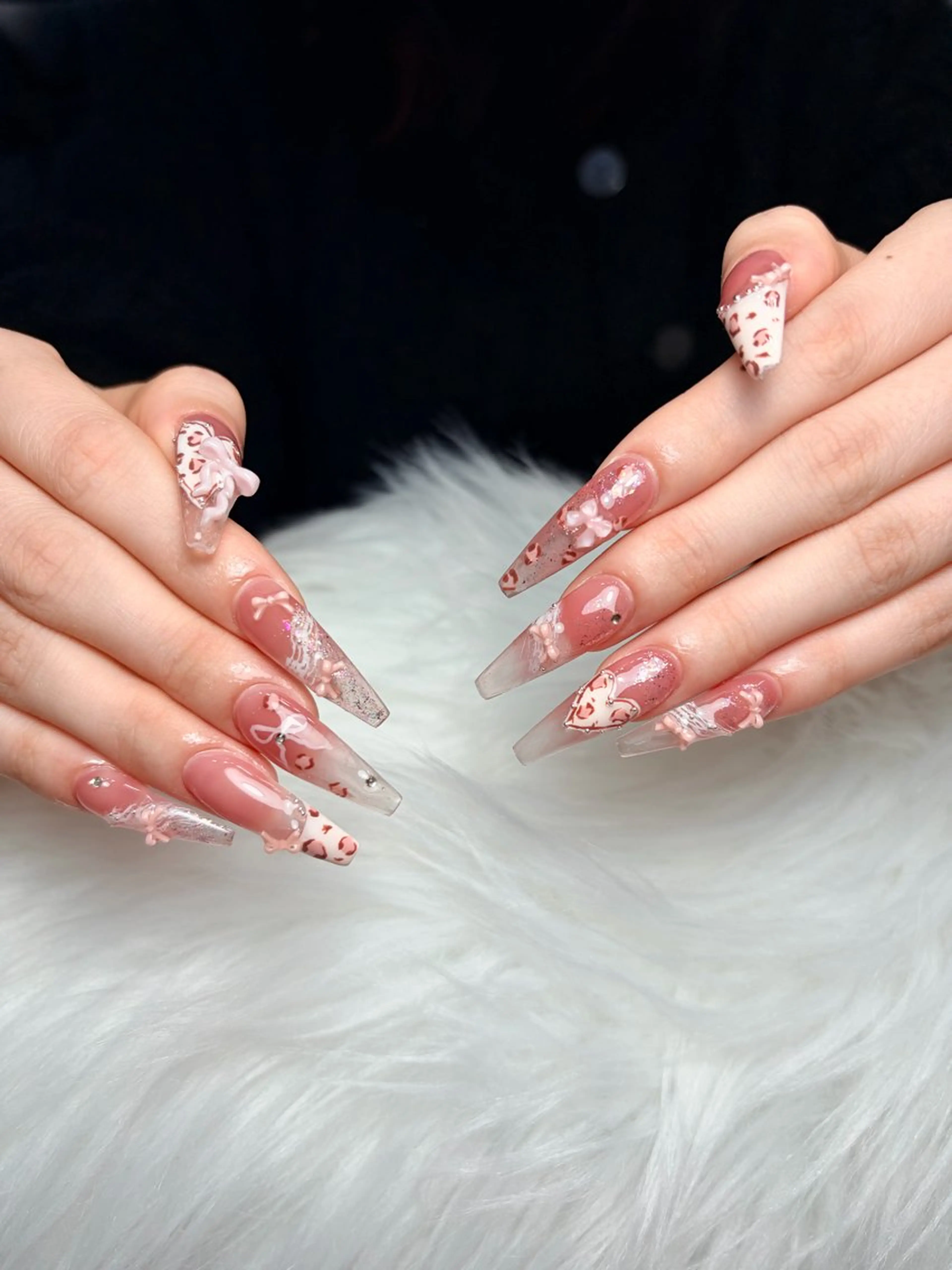 ネイル アートネイル 長さ出し ジェルネイル マグネットネイル ニュアンスネイル ハンドネイル Cloudy Chan Nailのネイルデザイン