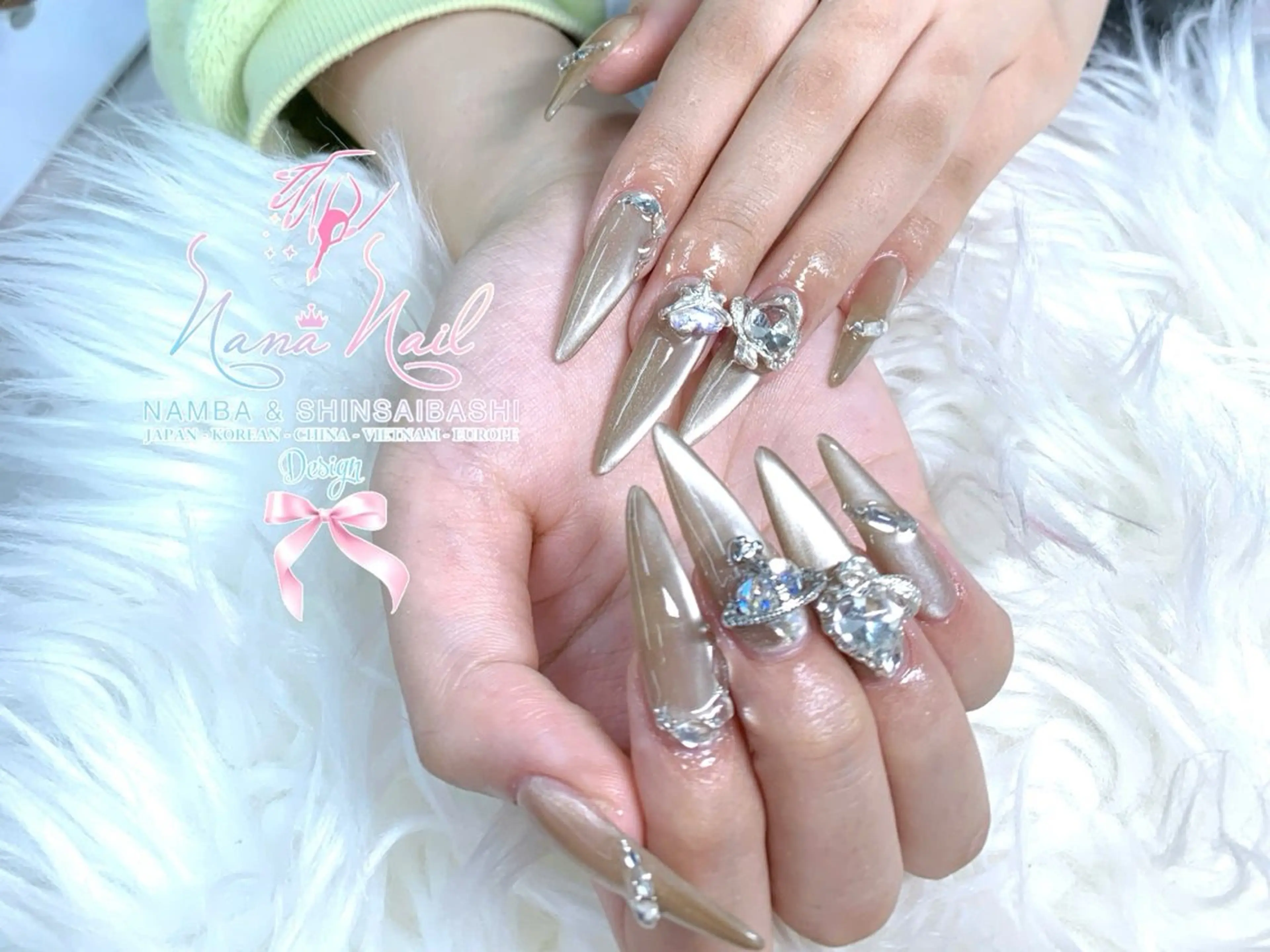ロング 韓国風ヘア ロング クリスマス ハンドネイル Linanail Nambaのマツエク・マツパデザイン