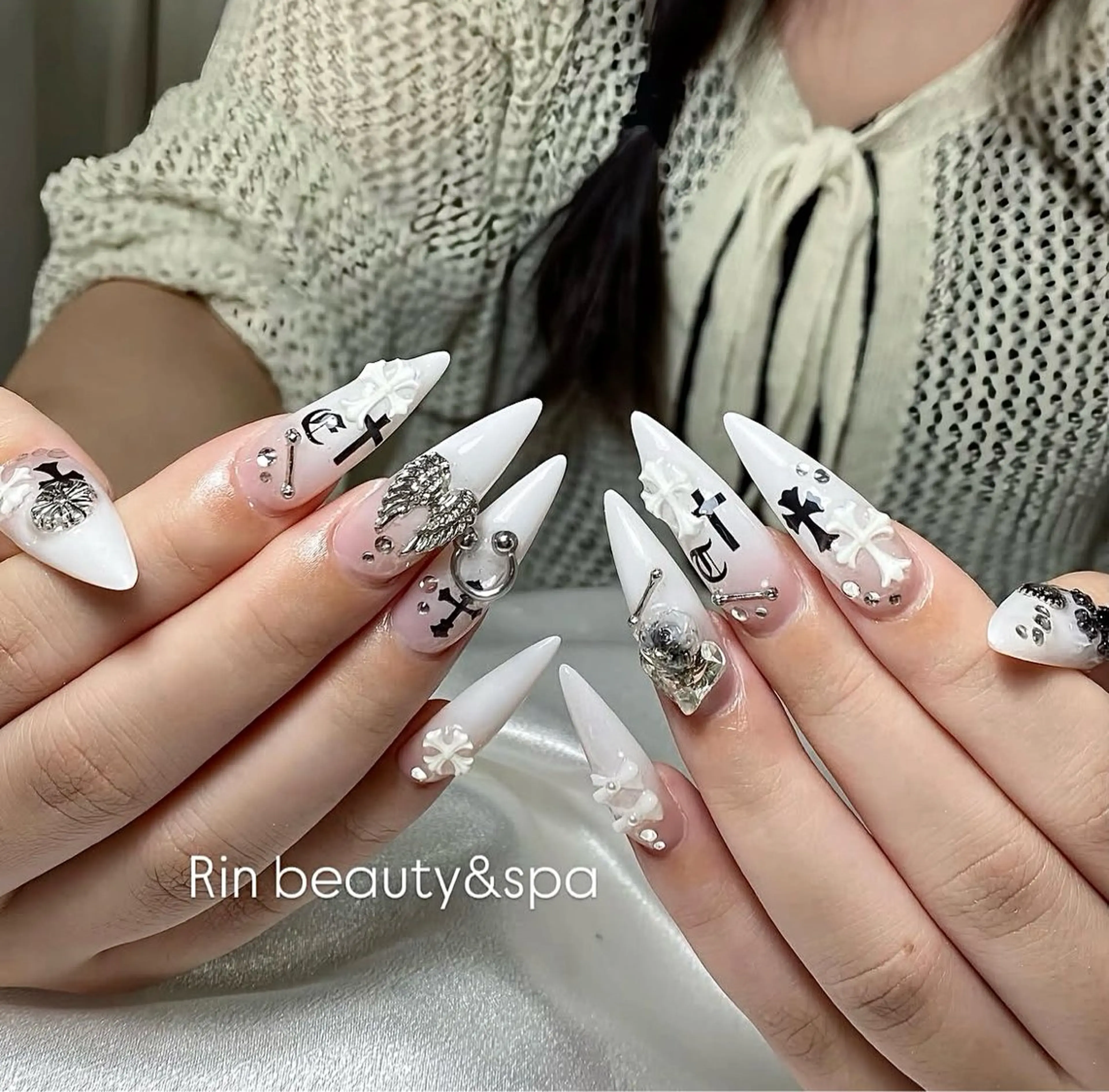 ネイル フレンチネイル ジェルネイル 韓国ネイル マグネットネイル ネイルチップ Rin Nail 新大久保店のネイルデザイン