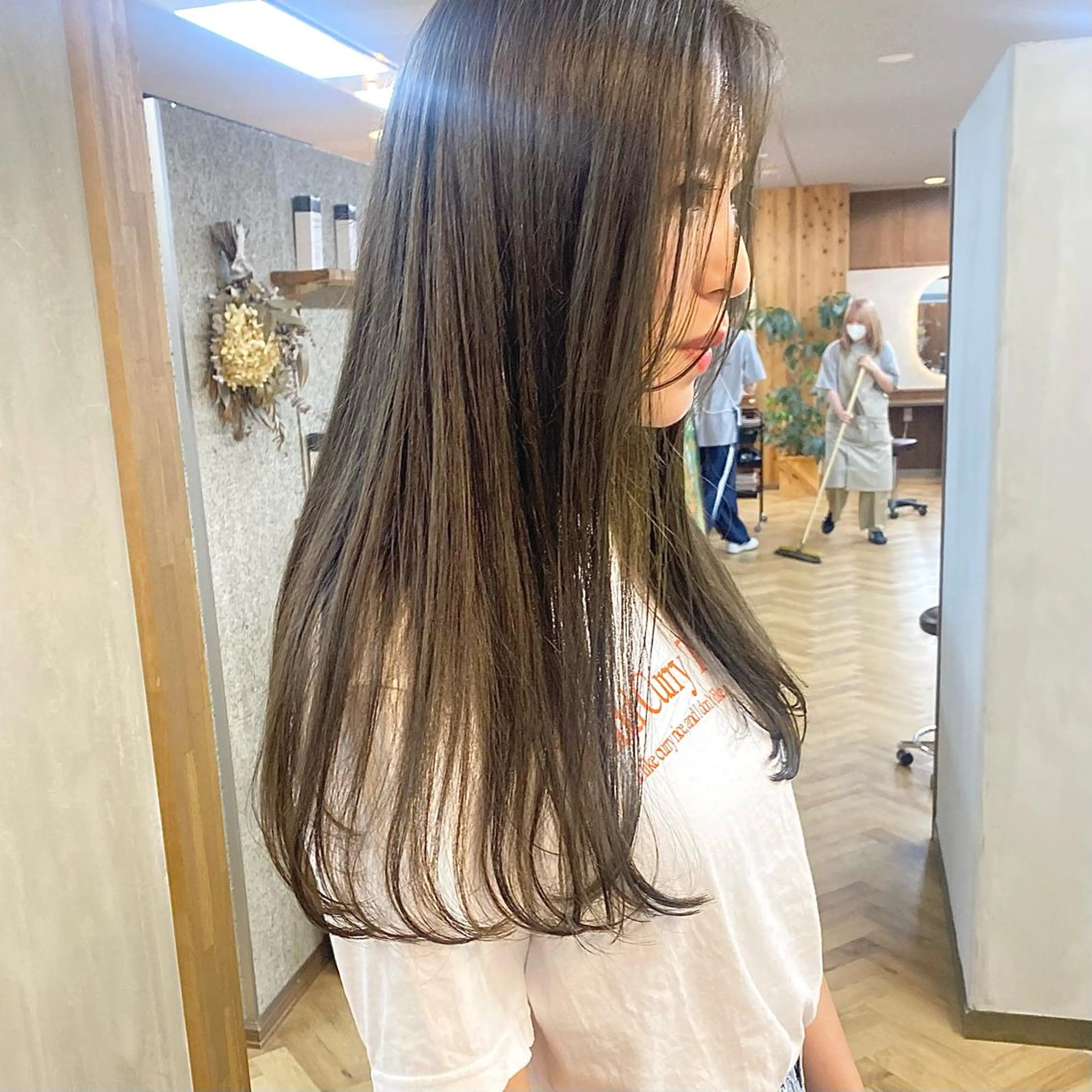 ロング カラー パーマ ヘアアレンジ カット ヘアカラー トリートメント ハル🌸柔色/ ブリーチなし/艶髪のヘアスタイル