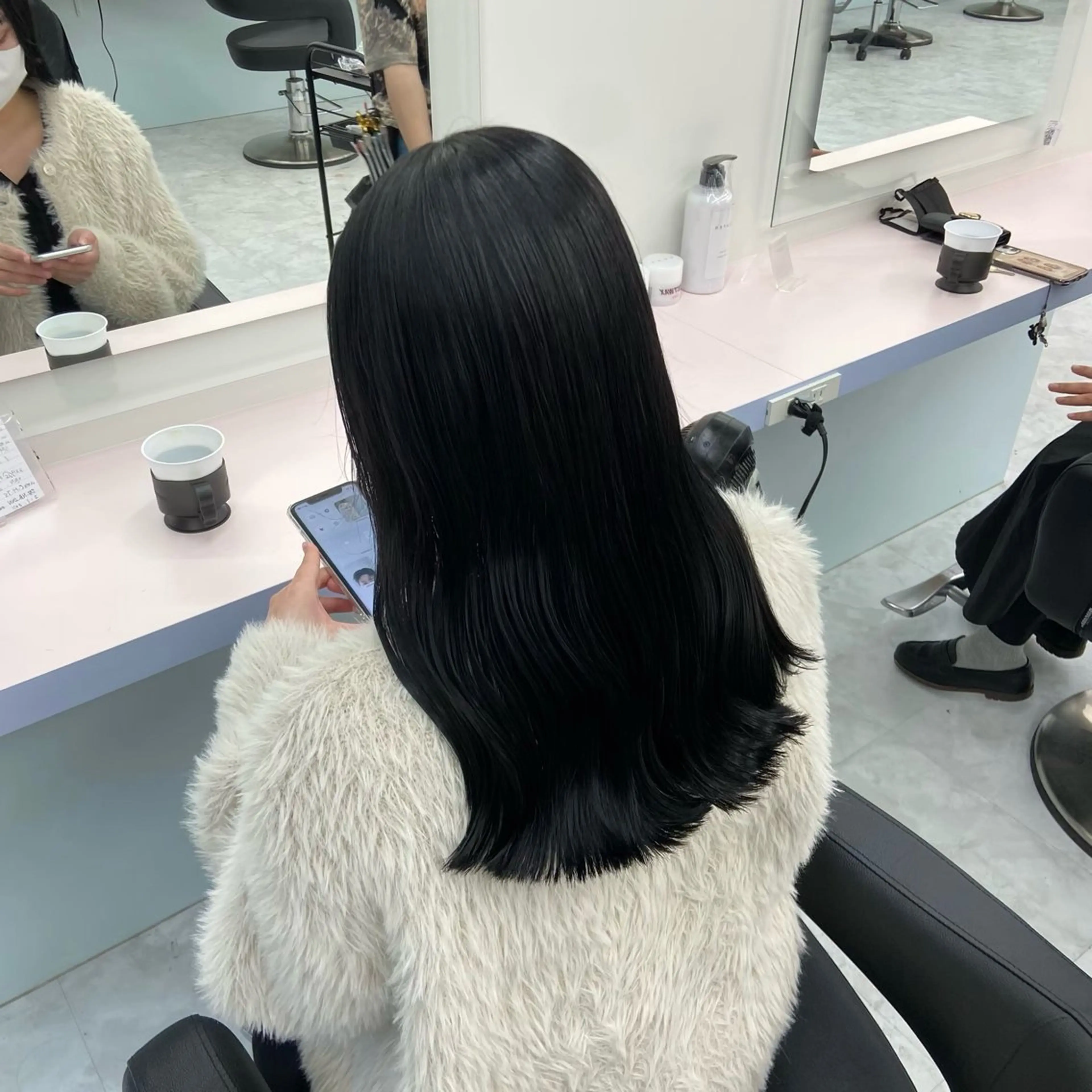 セミロング カラー パーマ ヘアアレンジ 透明感ブリーチカラー 🌈TOMOHIROのヘアスタイル