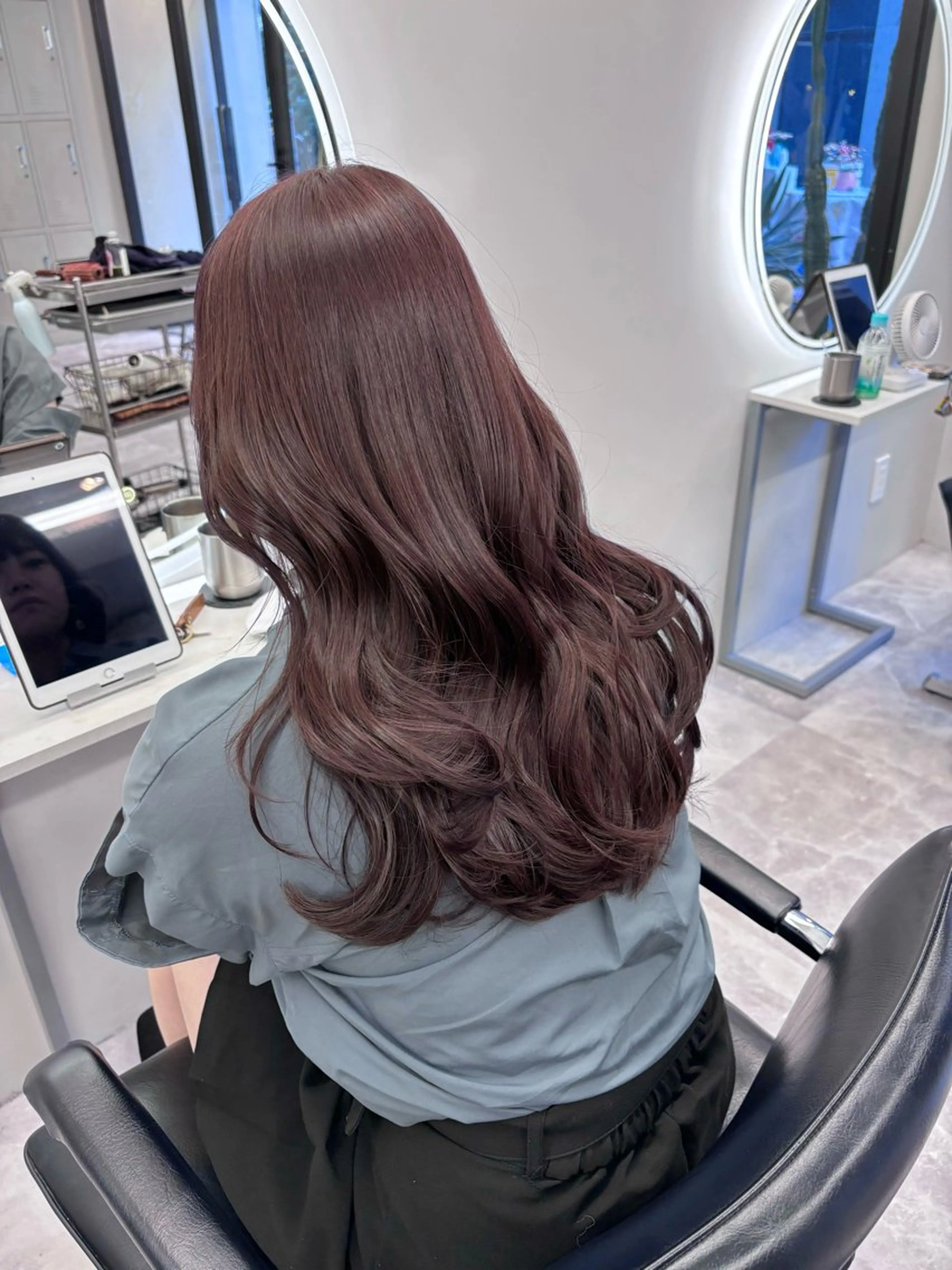 🤍🎀暖色カラーにしたい方🎀🤍 ブリーチなしダブルカラーでつくるピンクヘア+トリートメント+コテ巻き仕上げの写真