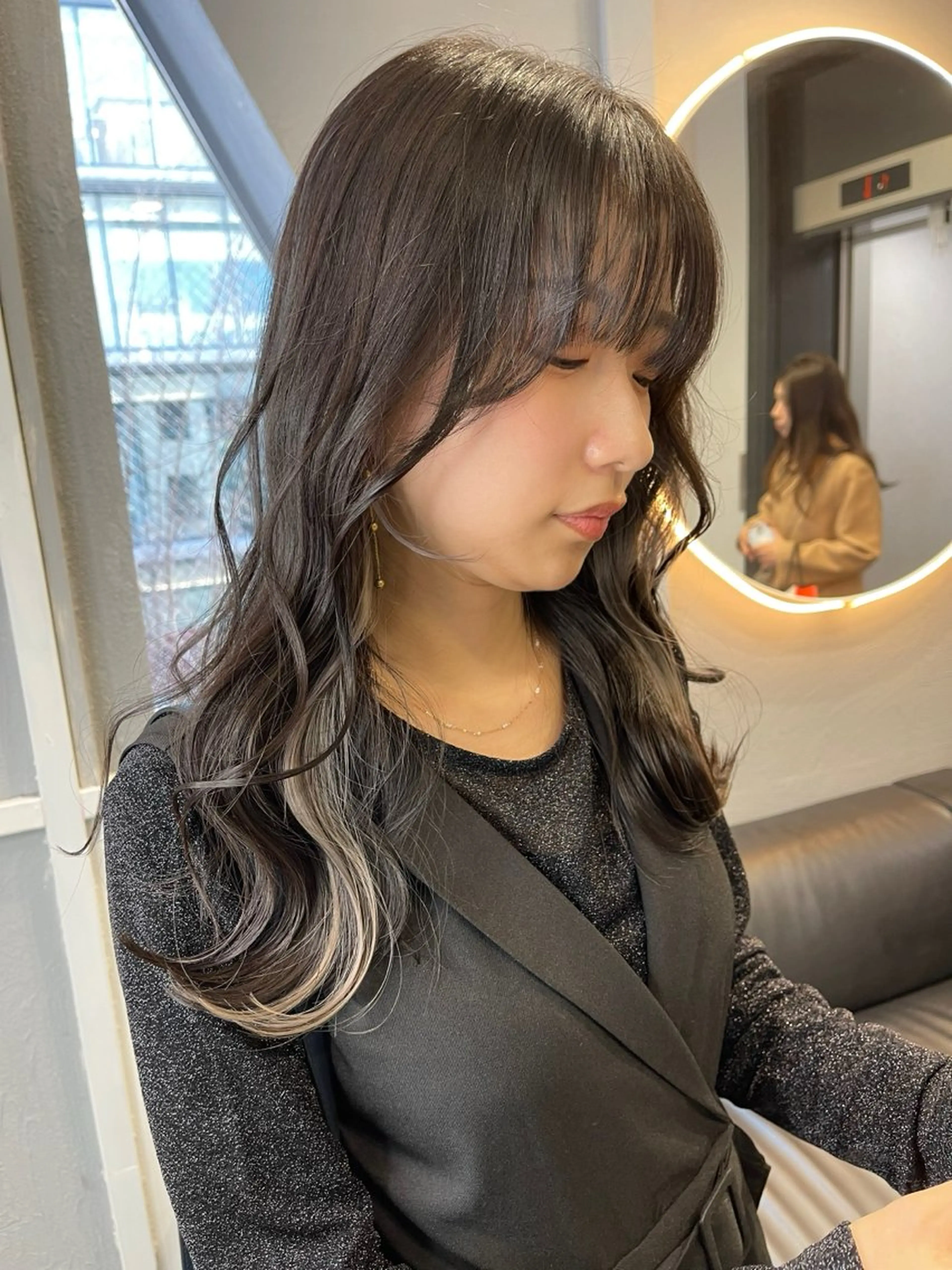 ロング カラー ベージュカラー ブリーチ ケアブリーチ デザインカラー ダブルカラー TATSUブリーチ/ ミルクティーベージュのヘアスタイル