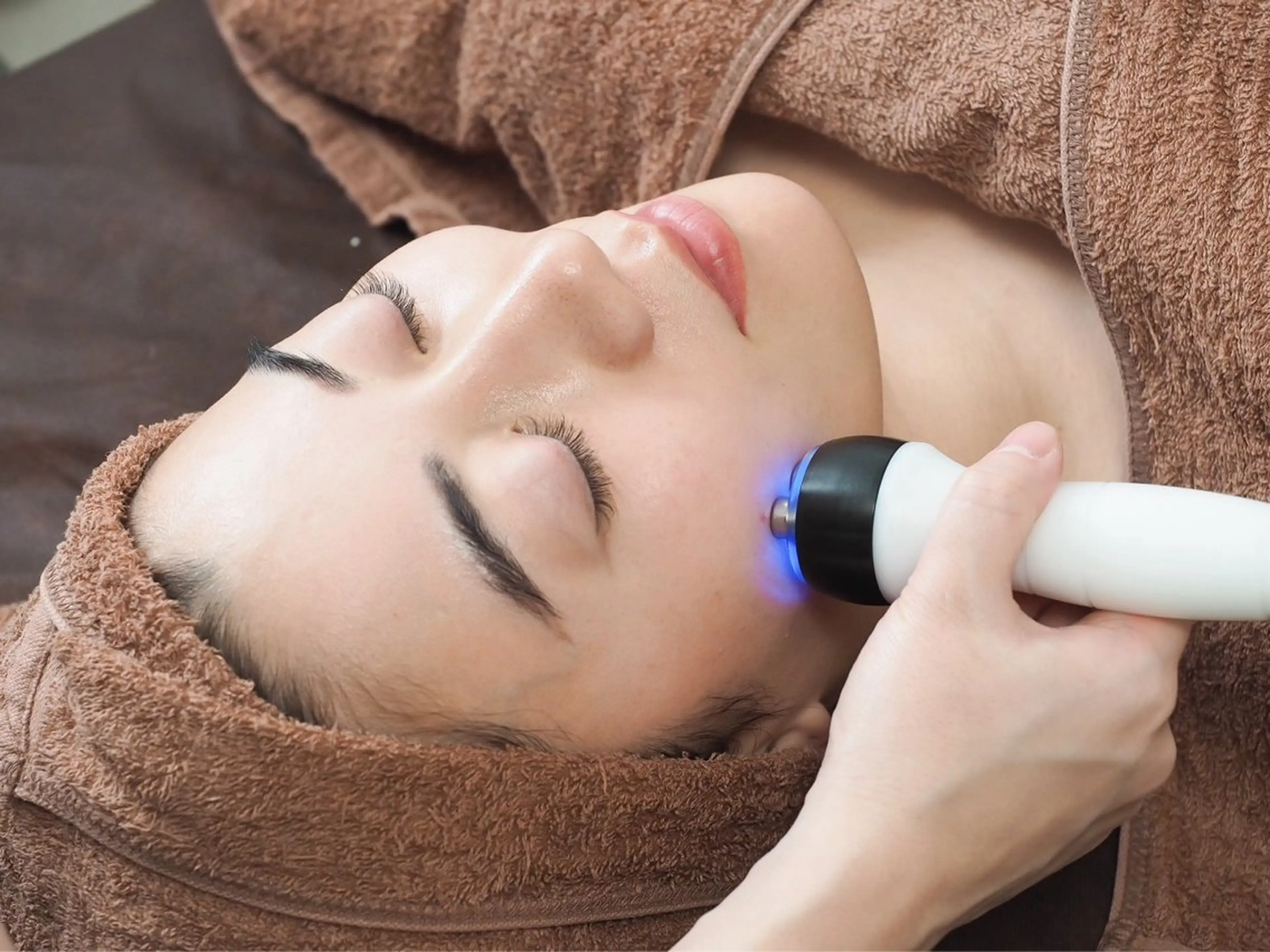 産毛角質ケア/艶肌 フェイシャルワックスのエステ・リラクイメージ