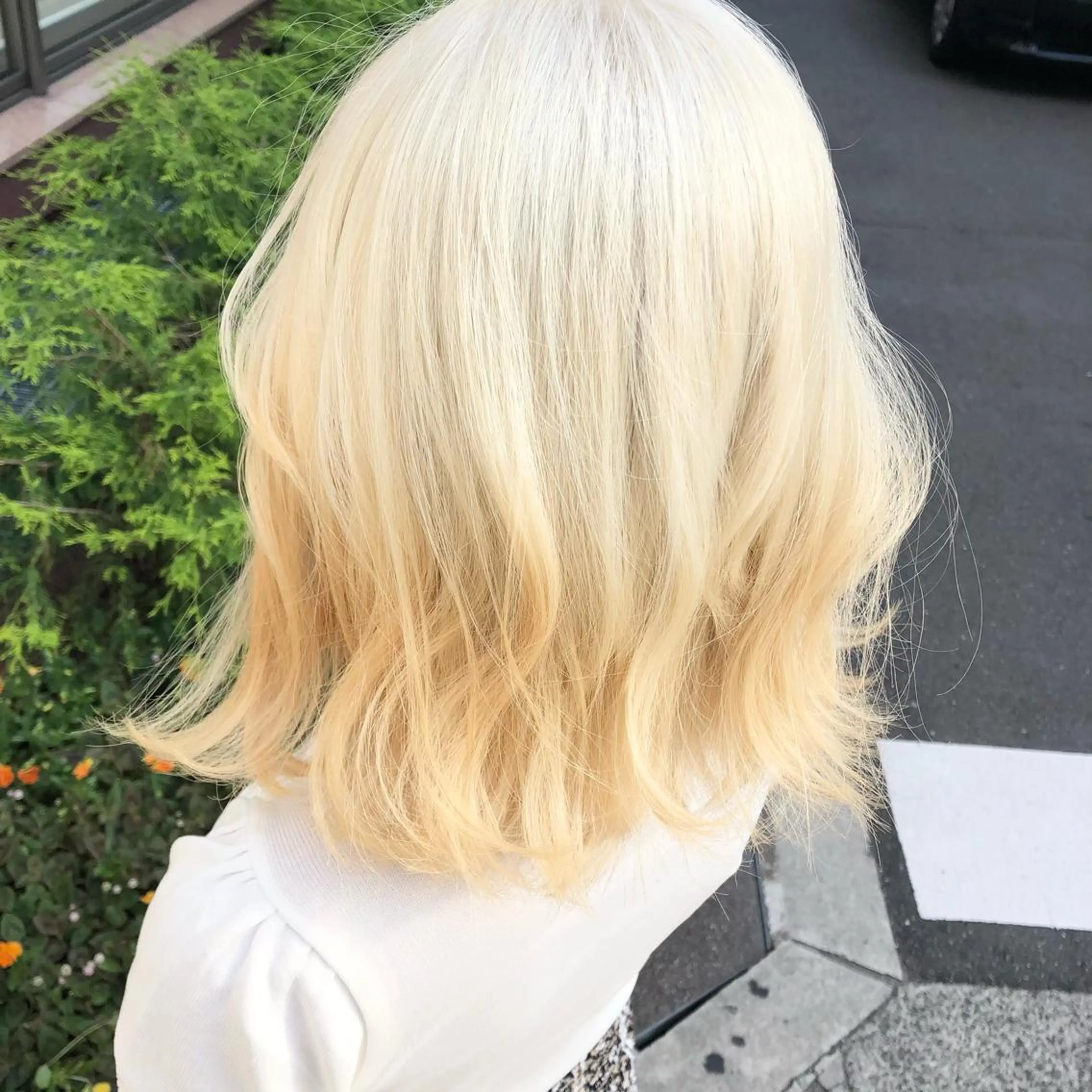 ミディアム カラー シールエクステ特化 ハイトーン、NANAのヘアスタイル