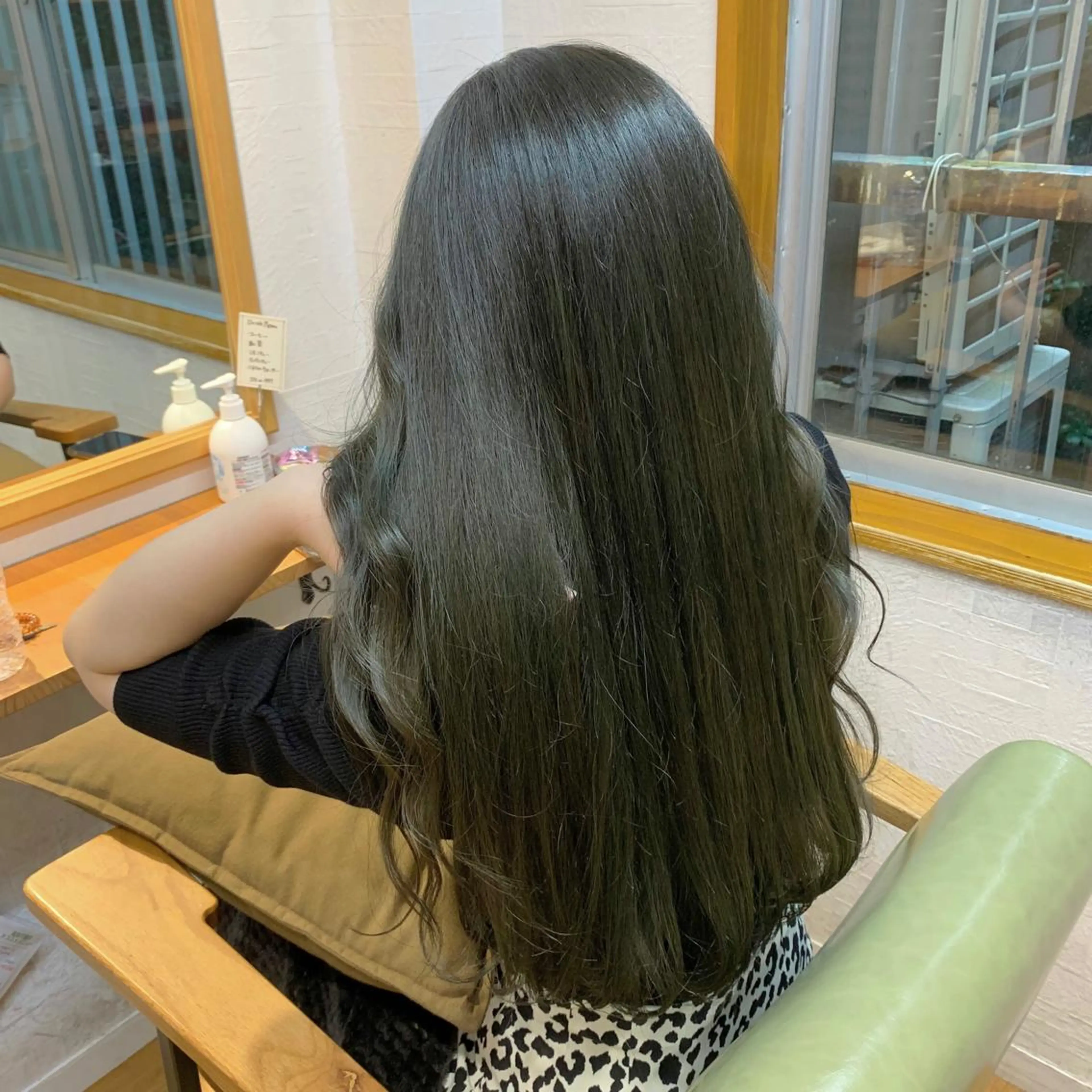 ロング カット ヘアカラー トリートメント little 小濱彰太のヘアスタイル