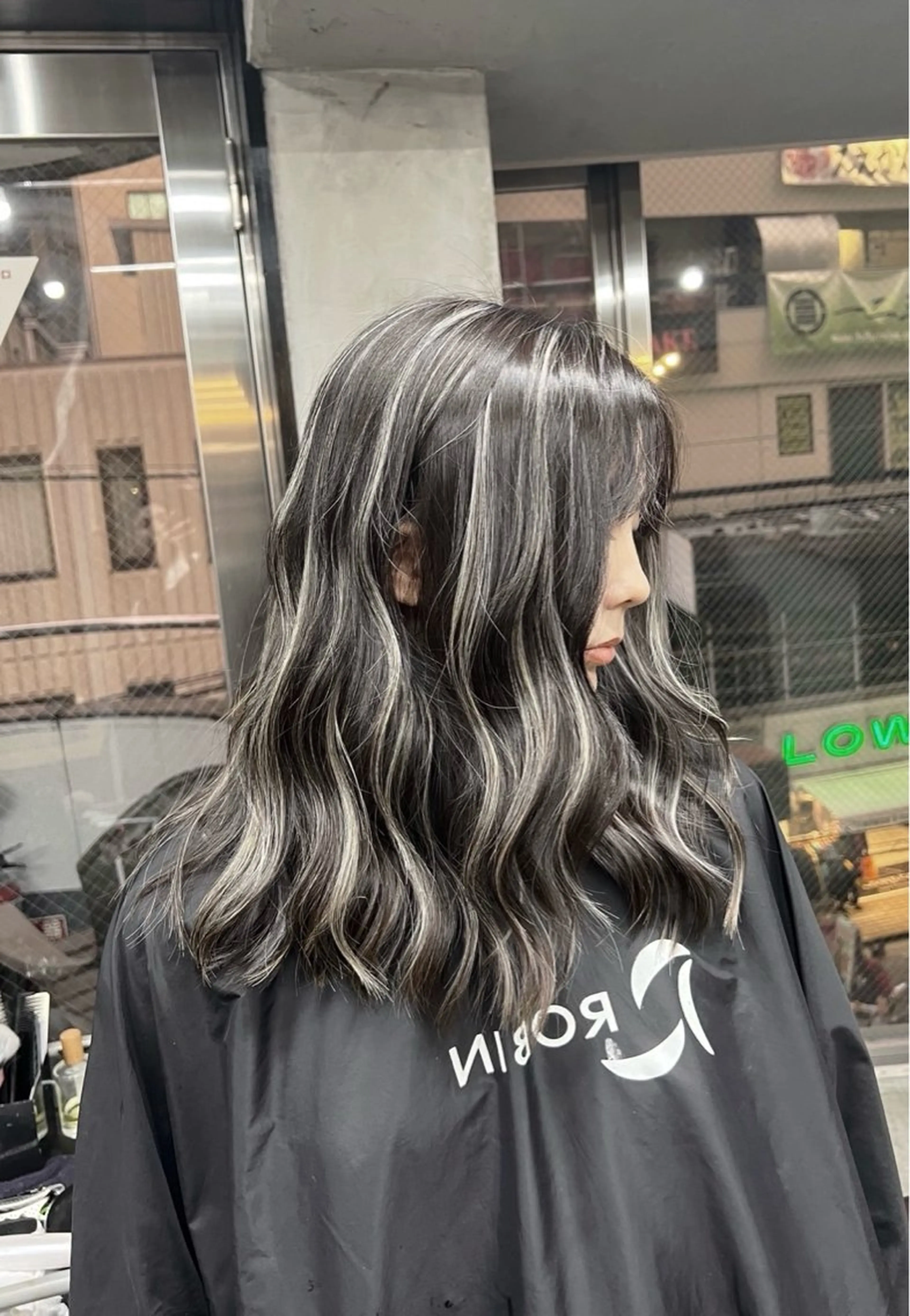 セミロング カラー ダークグレー ダークグレージュ グレージュ ハイライトカラー ハイライト ヘアカラー トリートメント ROBIN所属・指名数No.1 /NAOYAのヘアスタイル