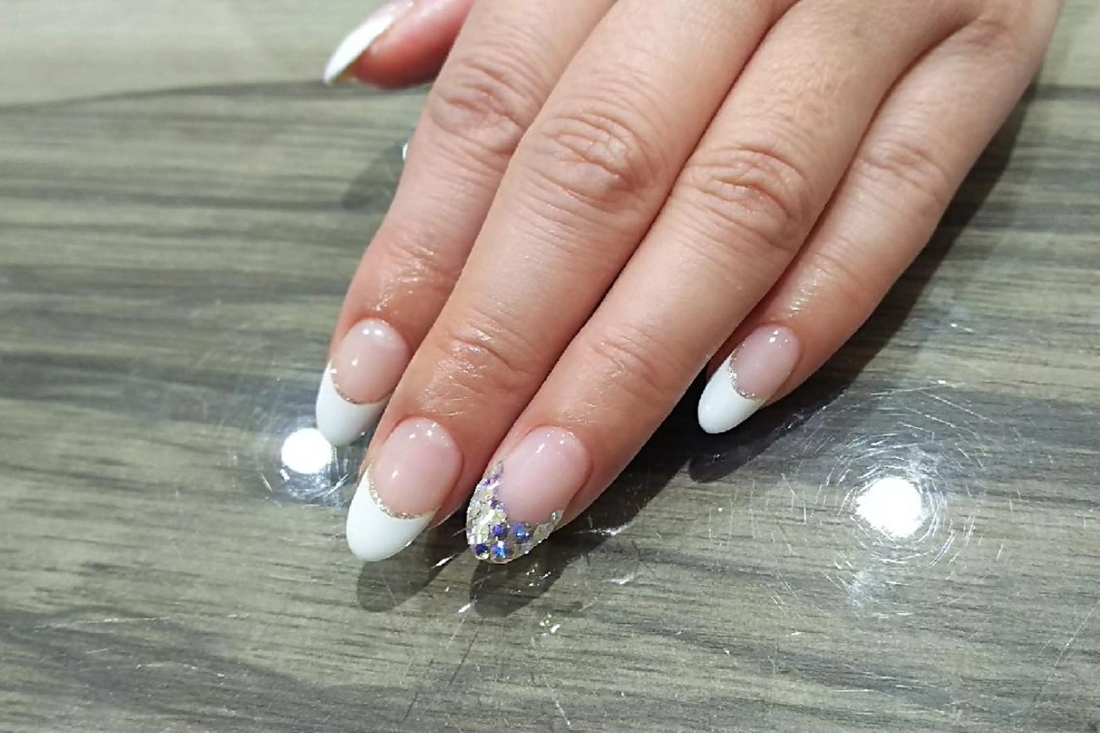ネイル フレンチネイル キラキラネイル ハンドネイル Progress Nailのネイルデザイン