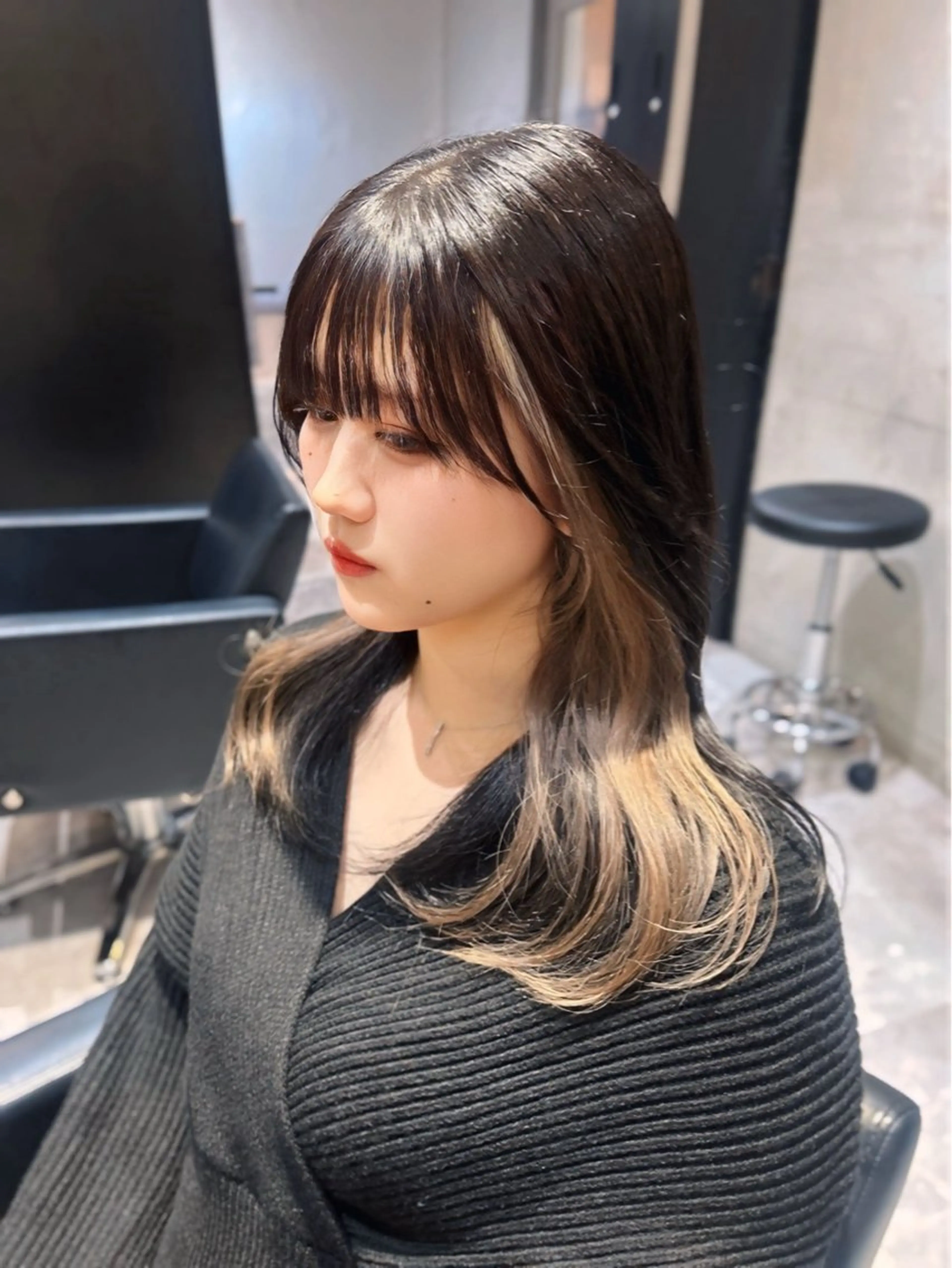 ロング カラー ベージュカラー イヤリングカラー ホワイトベージュ くびれヘア カット ヘアカラー トリートメント 店長✨髪質改善✖️ 透明感カラー／純大のヘアスタイル