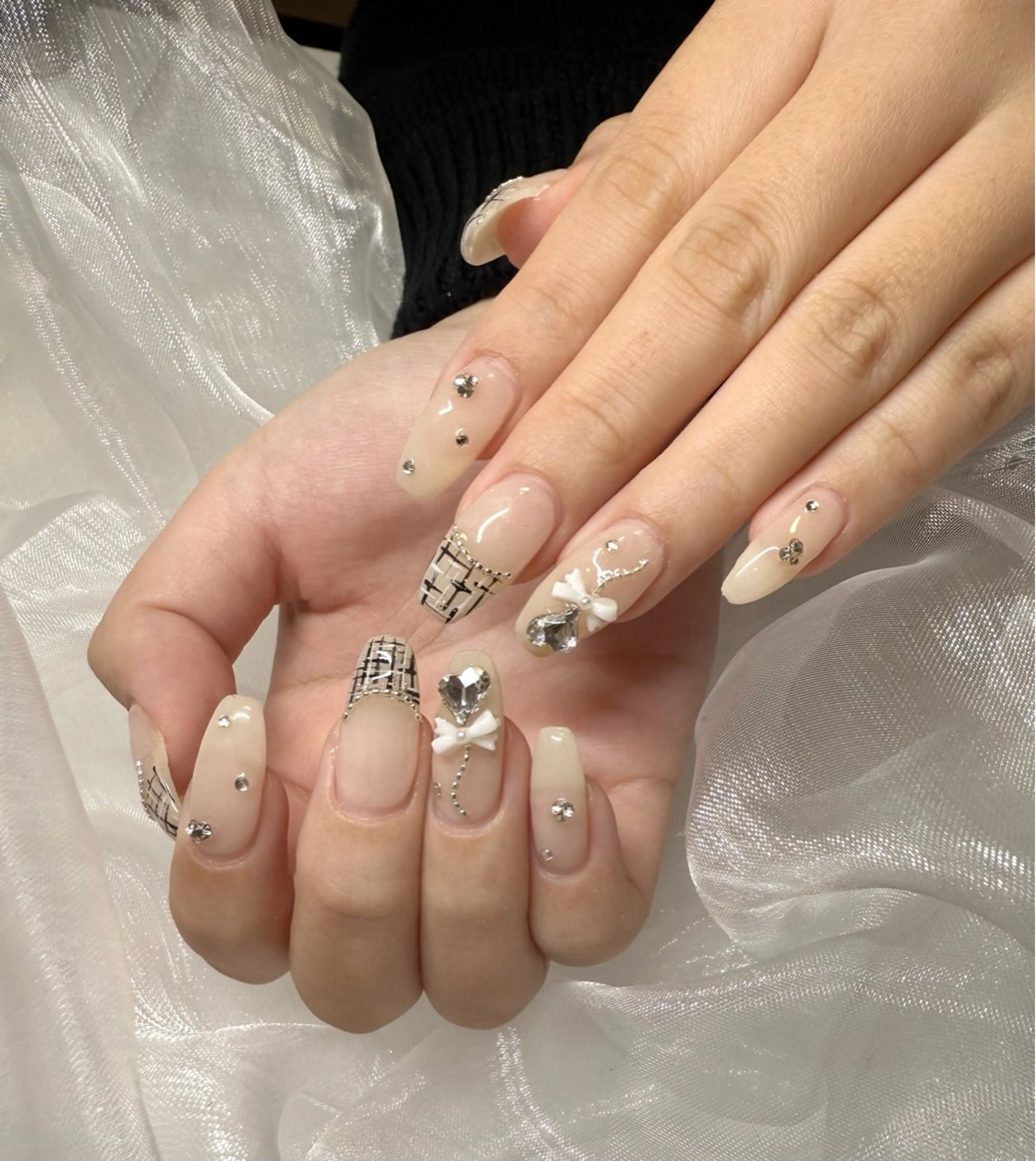ネイル ツイードネイル ハンドネイル CHARME 🤎〔RINA〕のネイルデザイン