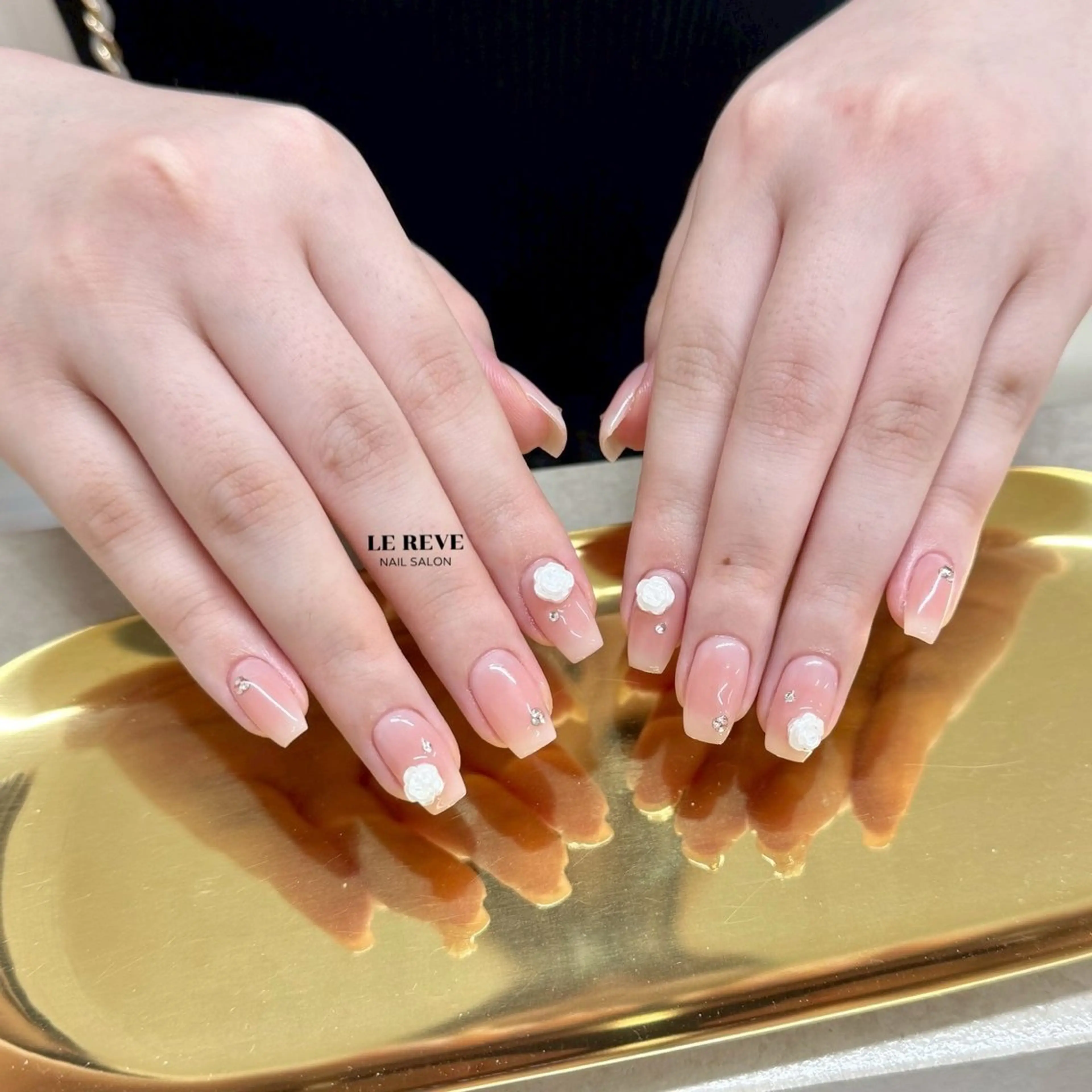 ネイル 韓国ネイル ニュアンスネイル シンプルネイル 夏ネイル ワンホンネイル LE REVE nailsalonのネイルデザイン