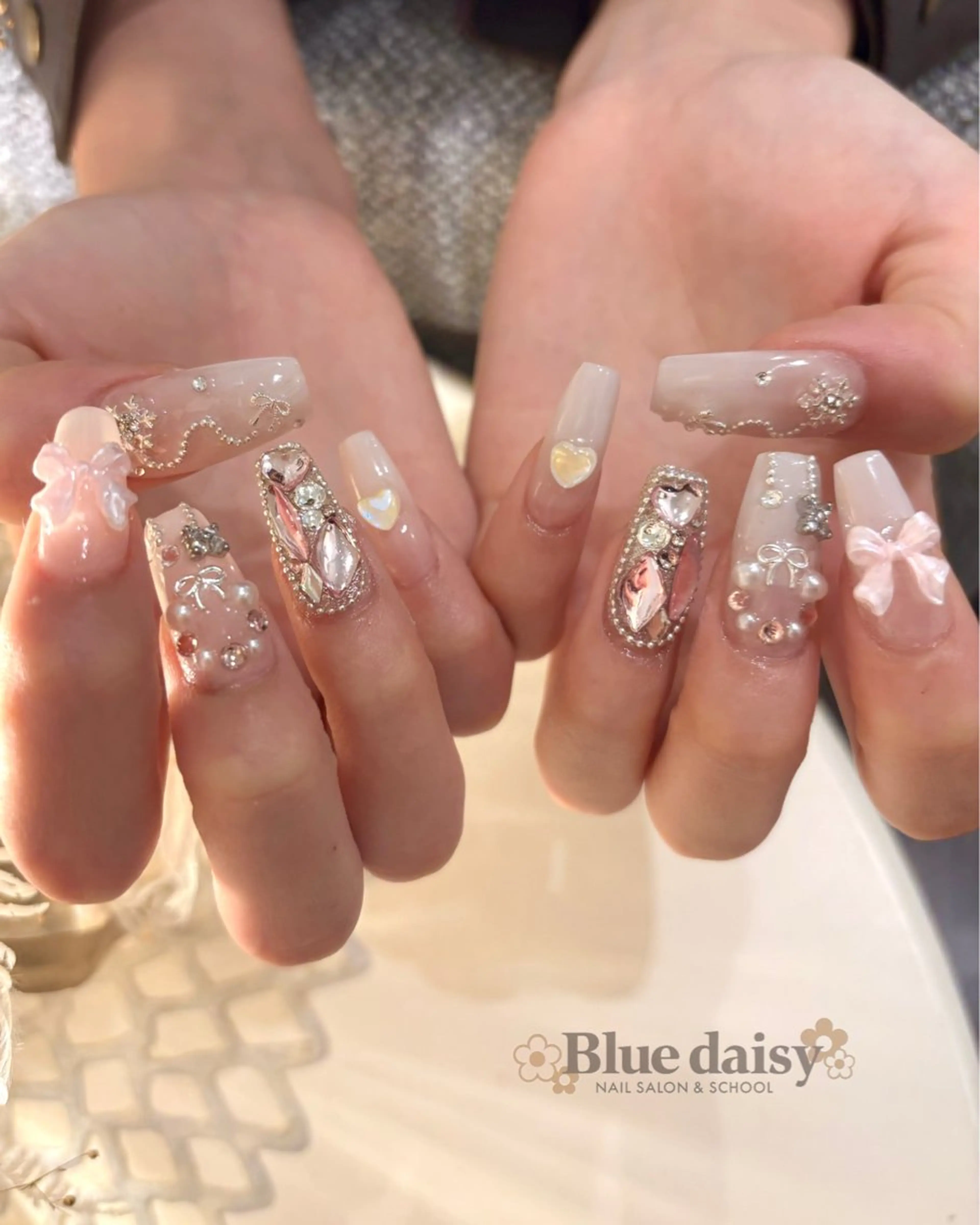 ネイル ジェルネイル キラキラネイル マグネットネイル 持ち込み パラジェル ハンドネイル Blue　daisy　栄本店 【ブルーデイジー】所属・Blue daisy 栄本店のネイルデザイン