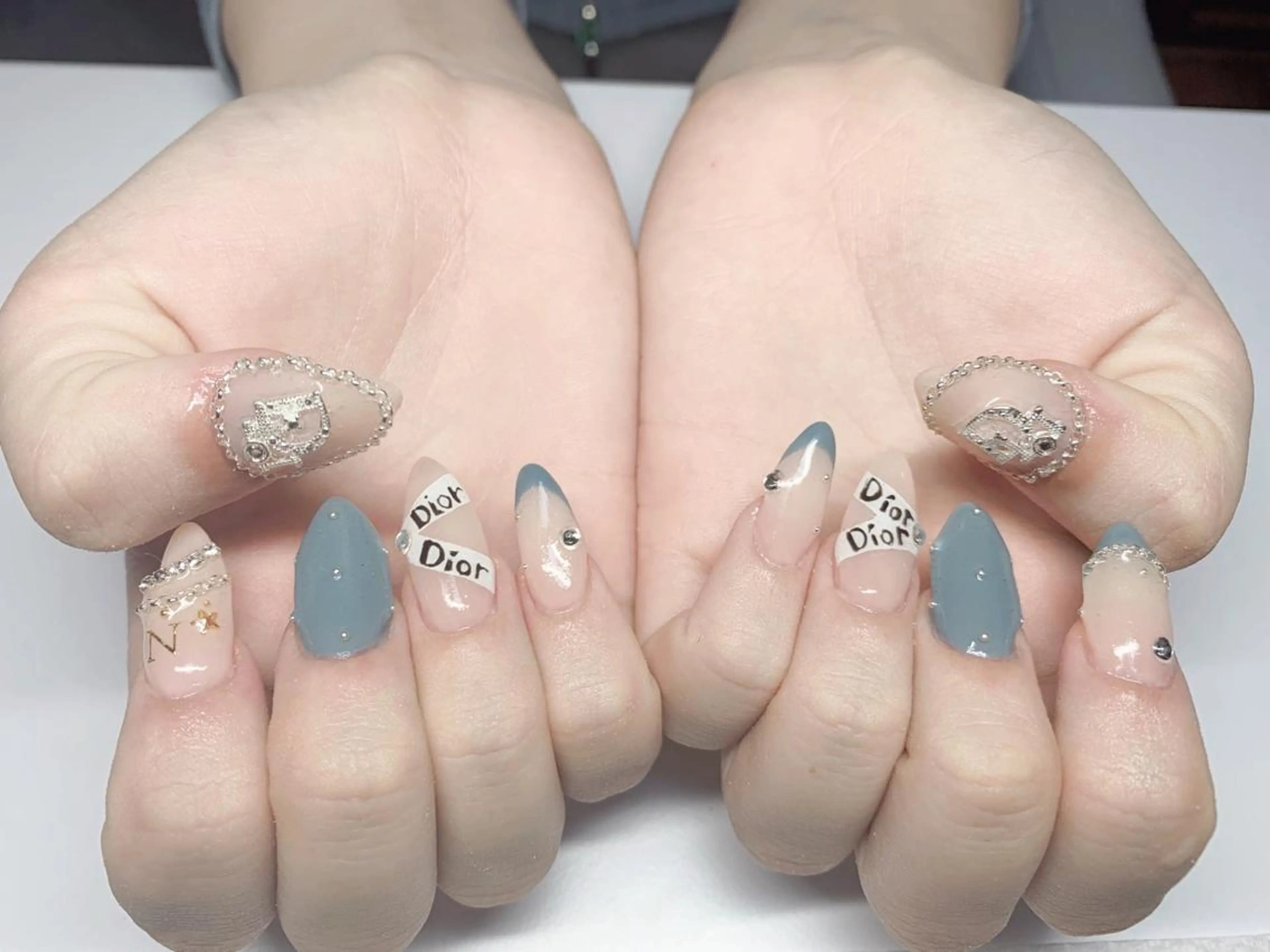 ネイル 池崎 美穂のネイルデザイン