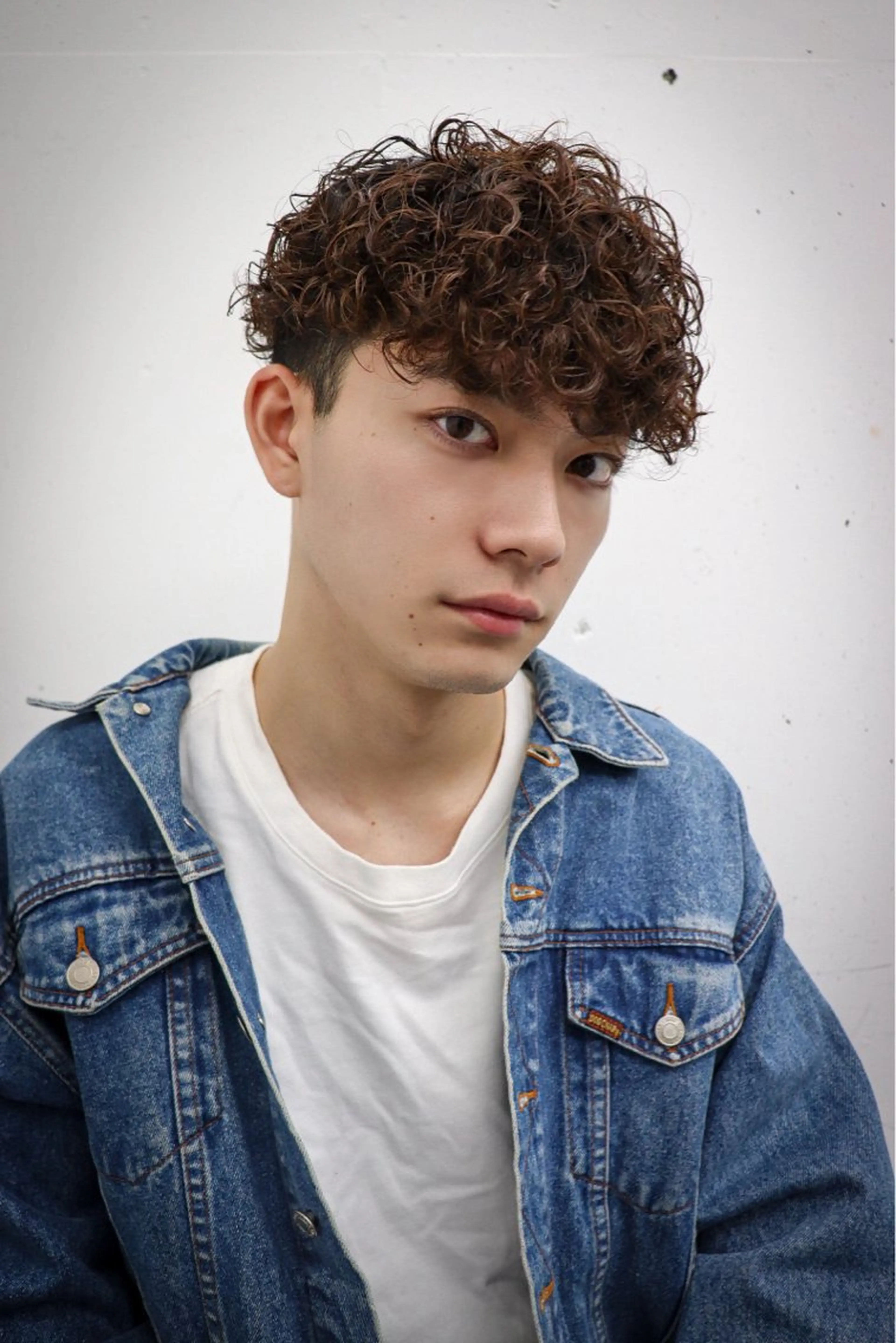 メンズ メンズブリーチ センターパート メンズハイトーン メンズパーマ 学生(メンズ向け) カット パーマ トリートメント 🧃Kawakami kotomi🧃のヘアスタイル