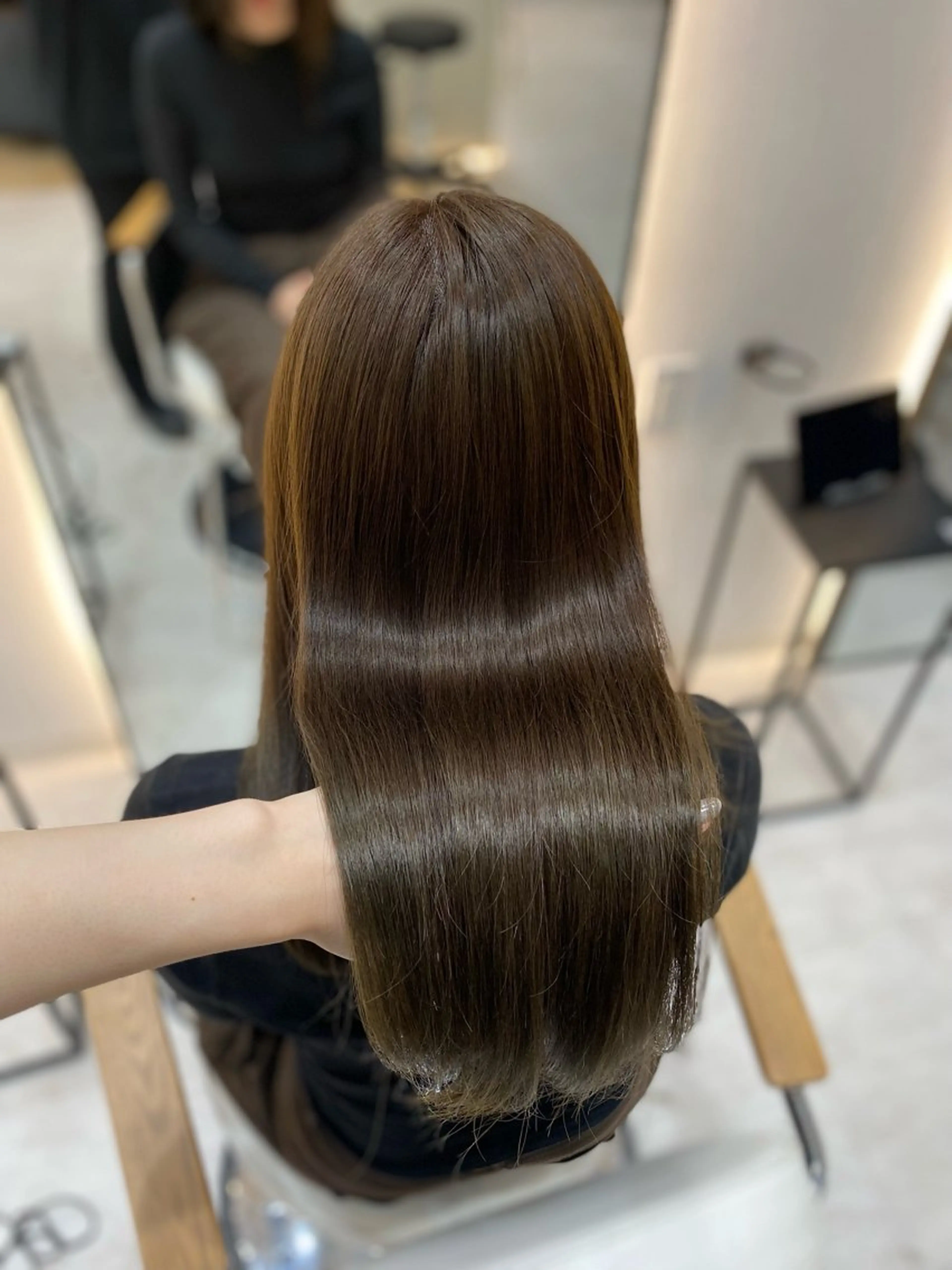 ロング カラー ベージュカラー グレージュ オリーブグレージュ オリーブグレー トリートメント カット ヘアカラー トリートメント 艶髪・透明感カラー・ 韓国ヘア・Yuriのヘアスタイル