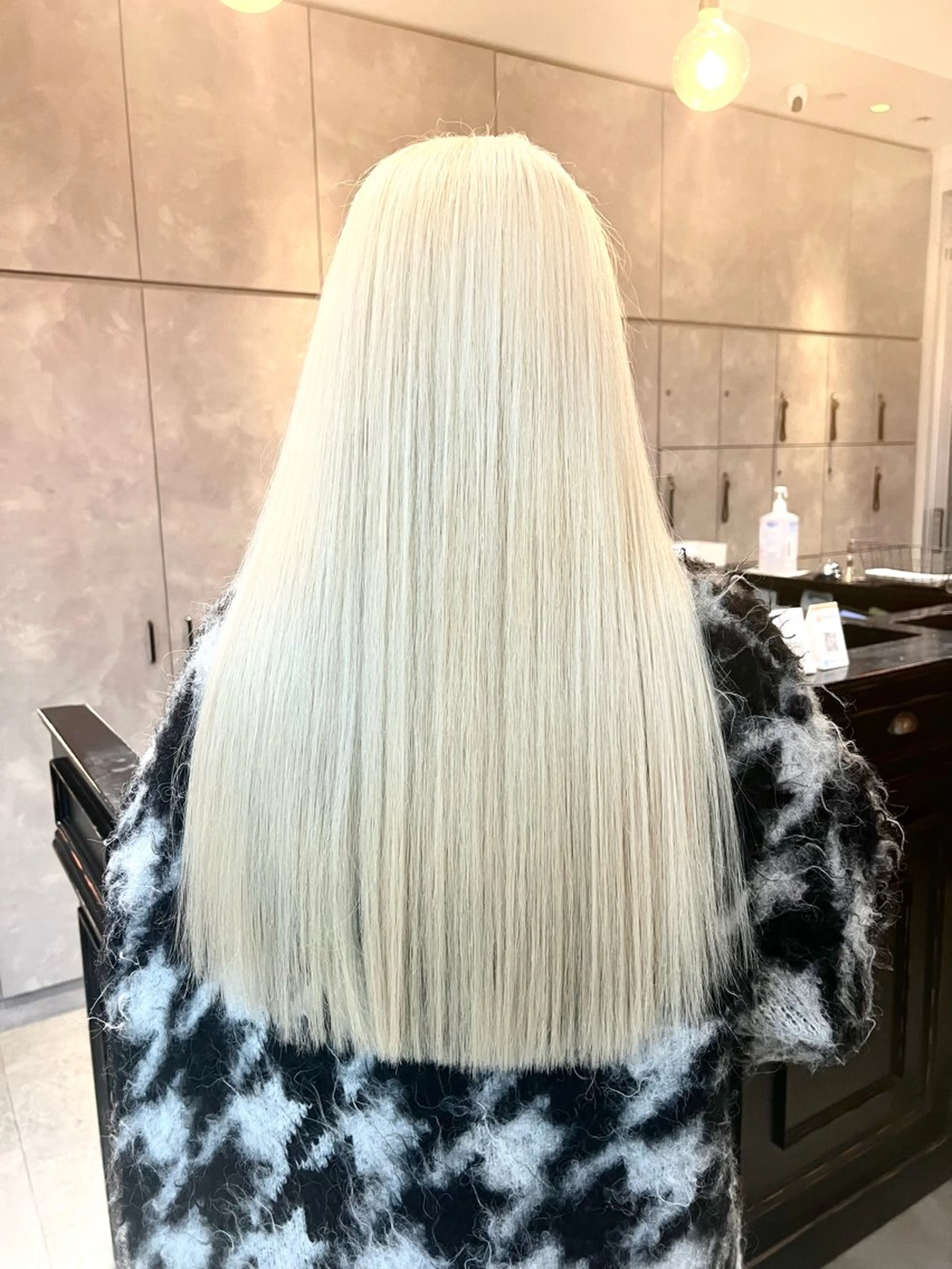 ロング カラー ヘアアレンジ ヘアカラー トリートメント ヘアセット 🌈インナーカラー ‘ショウマ’🌈のヘアスタイル