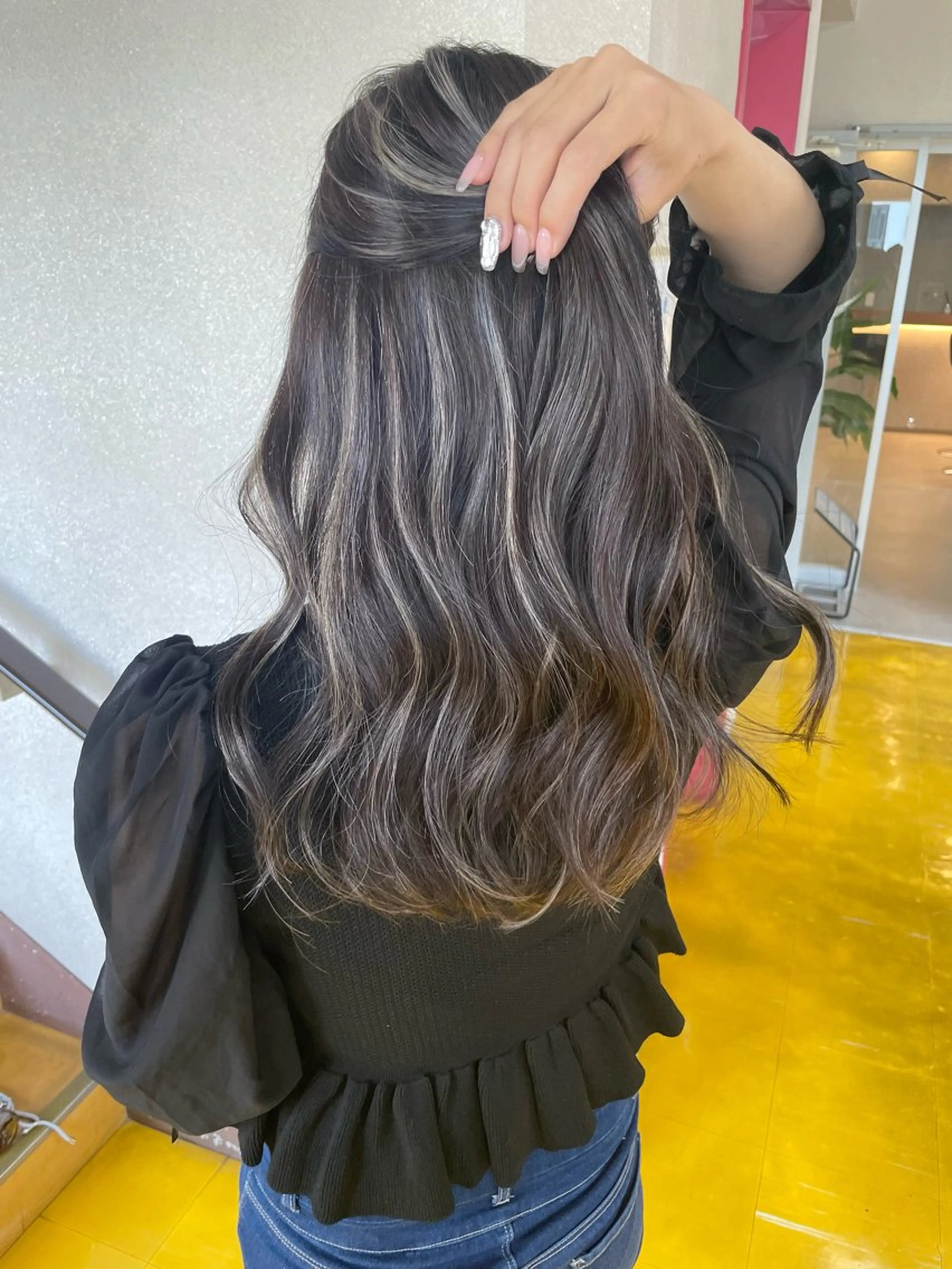 セミロング ハイライト カット ヘアカラー 小嶋 司のヘアスタイル