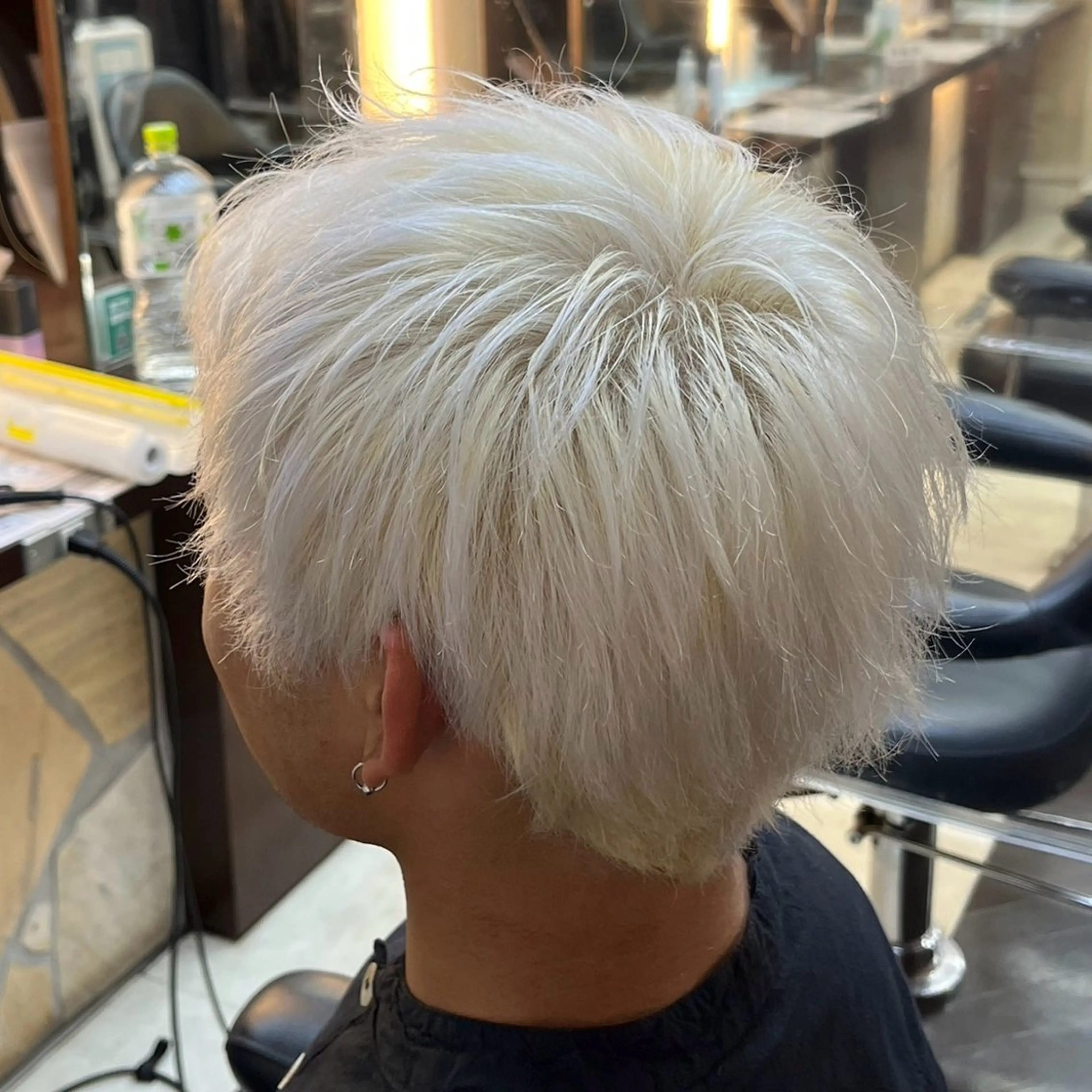 ショート カラー ブリーチ 上野 瑞貴のヘアスタイル