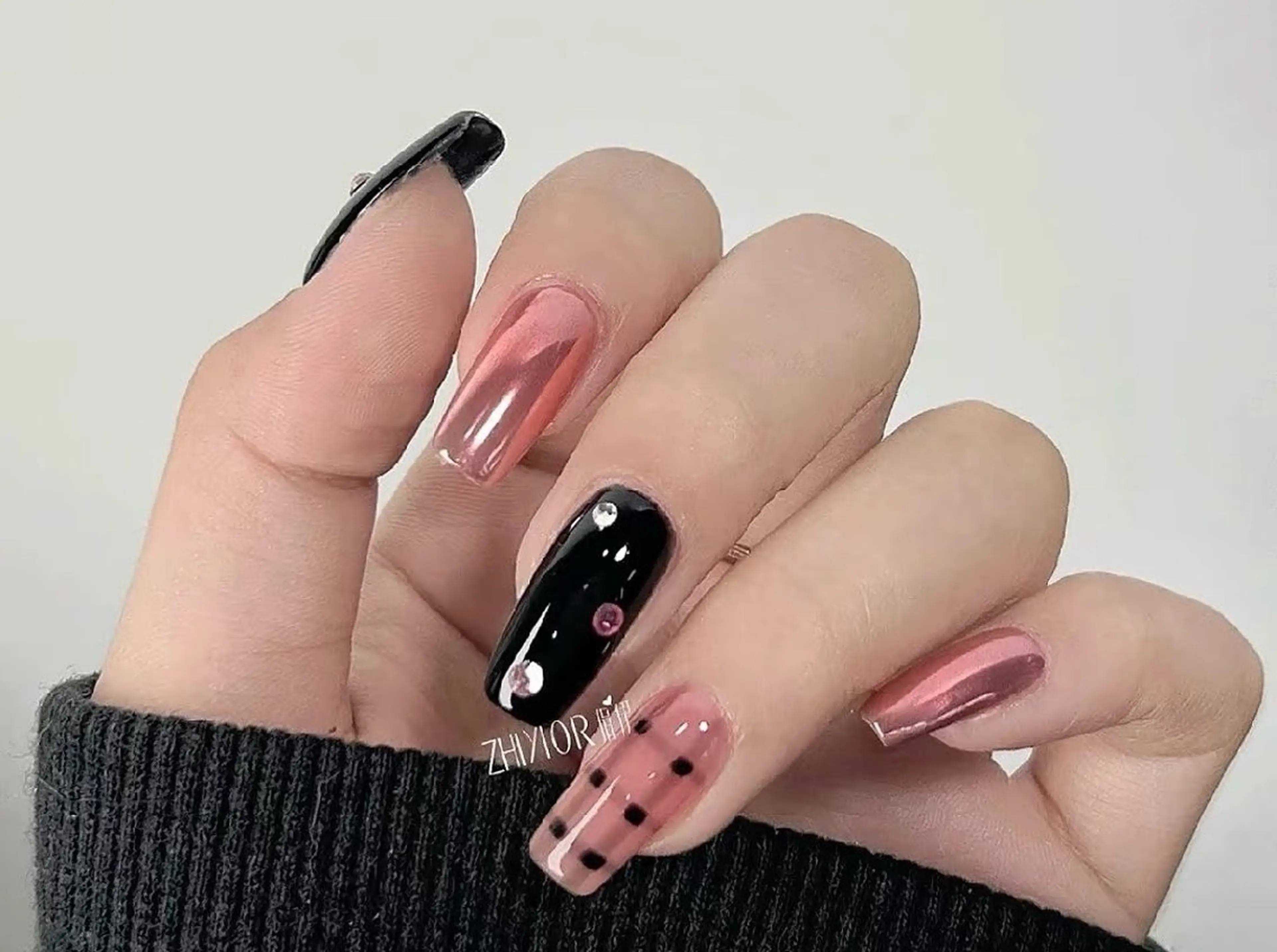 ネイル 高木 維麗絲のネイルデザイン