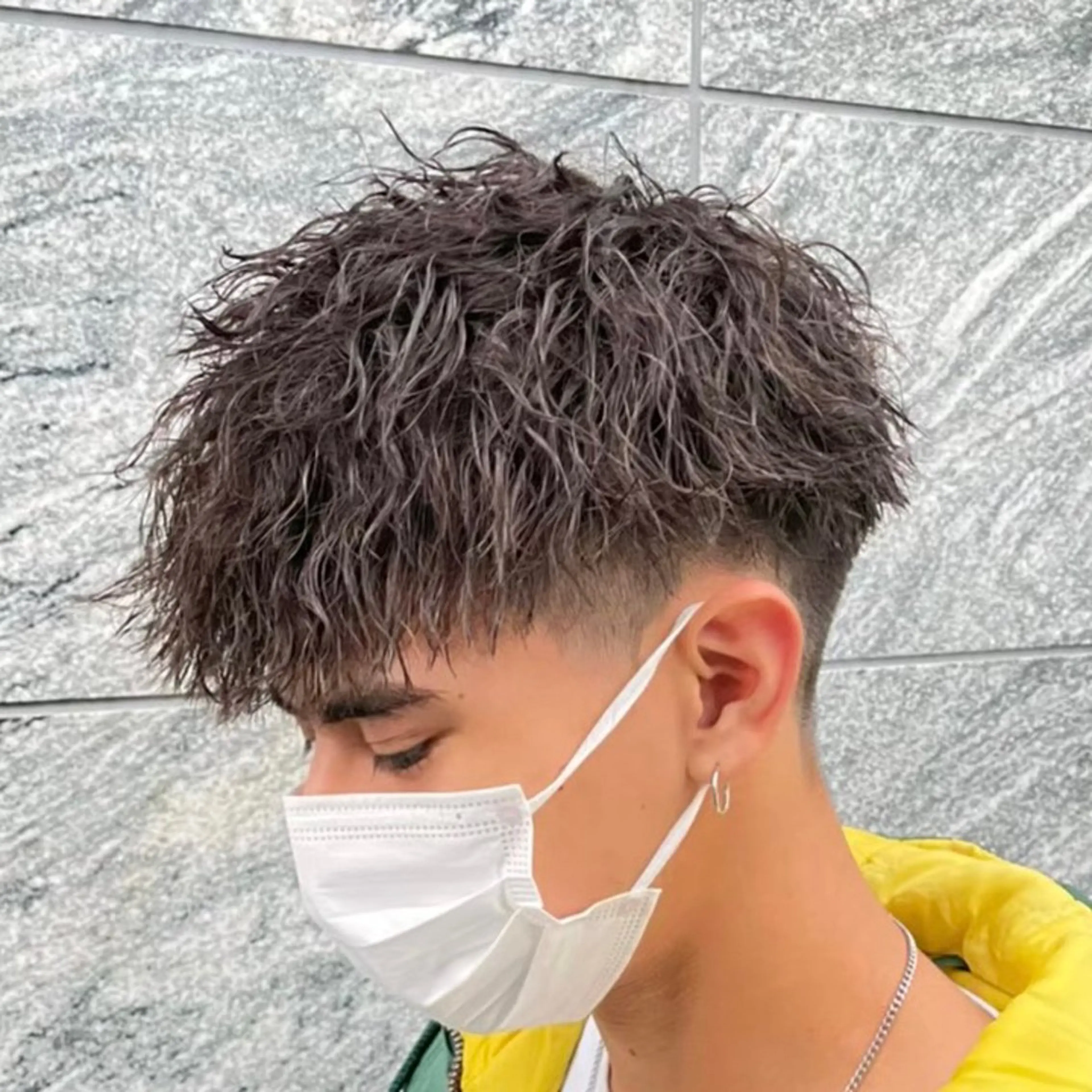 ショート カラー パーマ ヘアアレンジ メンズ センターパート メンズハイライト メンズメッシュ マッシュ メンズパーマ 仕上がり満足度No. 1🔥BLUCK🔥のヘアスタイル