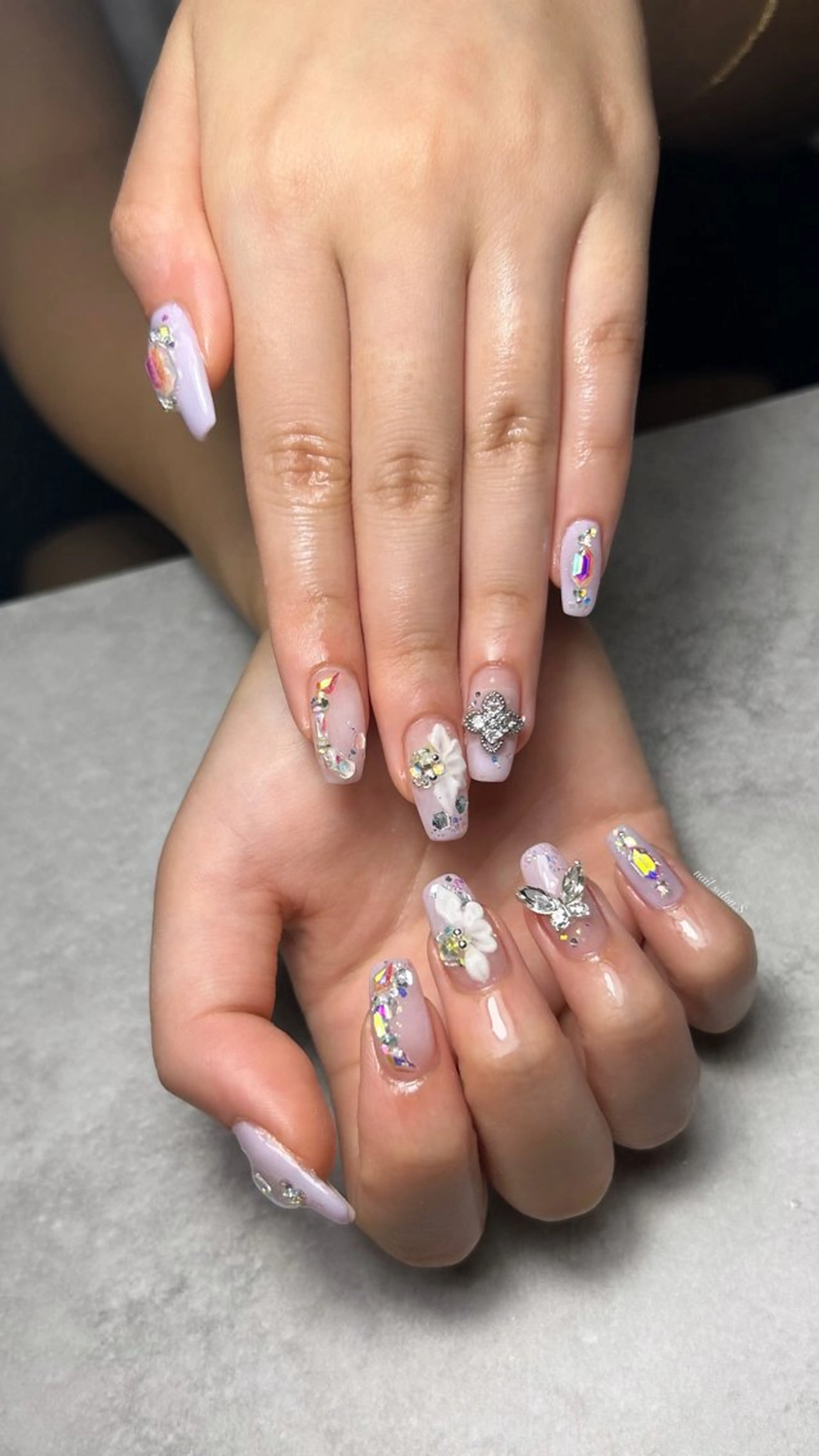 ネイル アートネイル 長さ出し ジェルネイル キラキラネイル ロングネイル ハンドネイル 関山 志乃のネイルデザイン