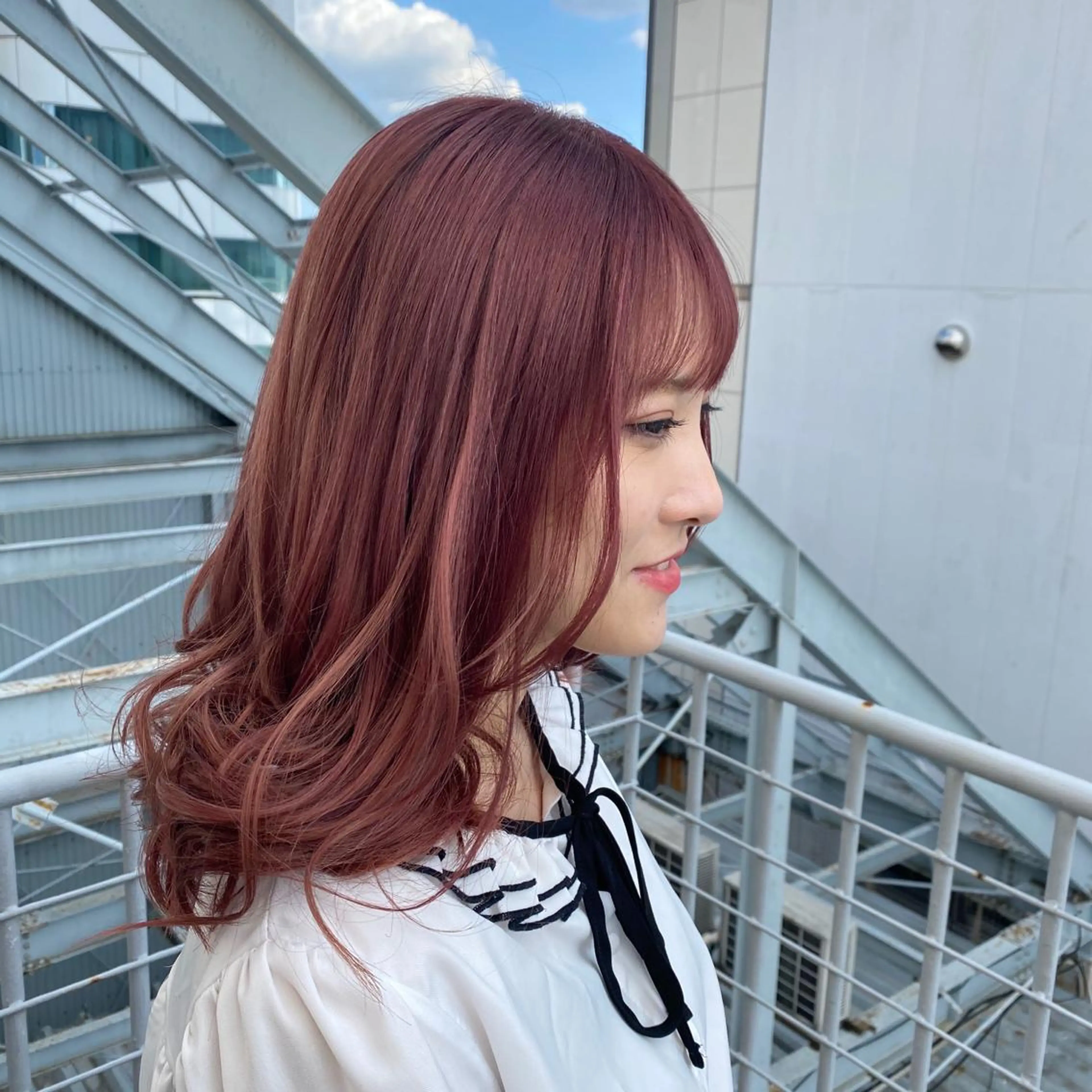 ミディアム カラー 🩵ブリーチカラー 🐈MIORI🩵のヘアスタイル
