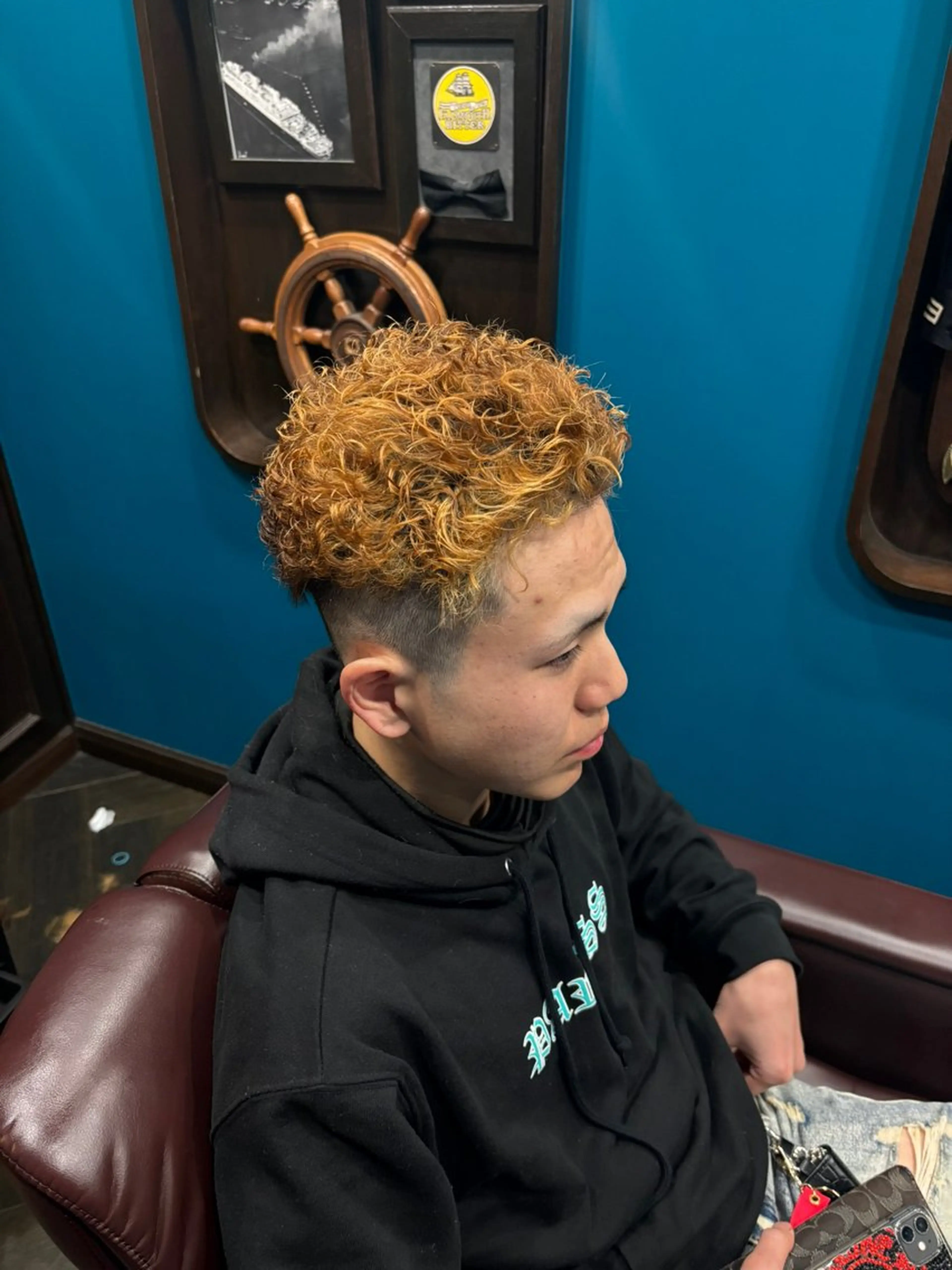 ショート パーマ メンズ 鈴木 楓花のヘアスタイル