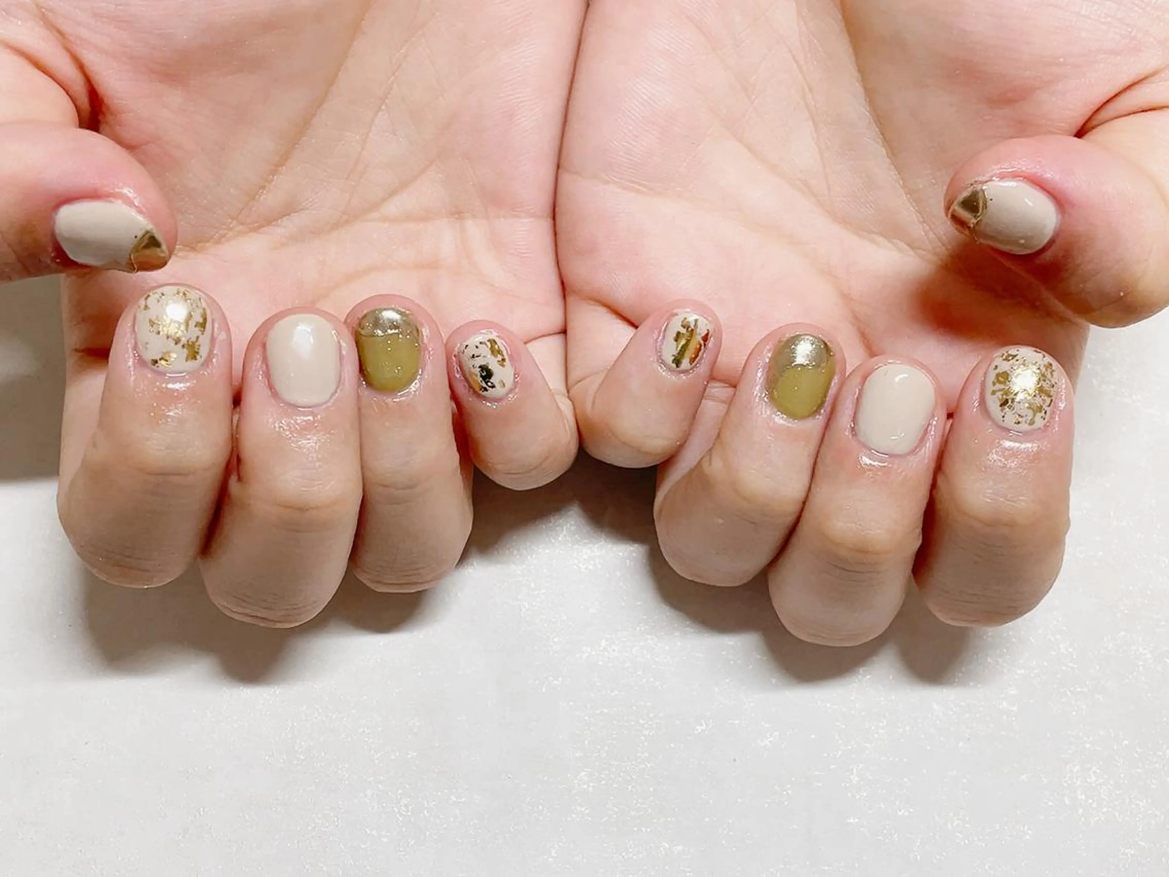 ネイル オーロラネイル フラワーネイル フットネイル フレンチネイル ジェルネイル mogunail &blowのネイルデザイン