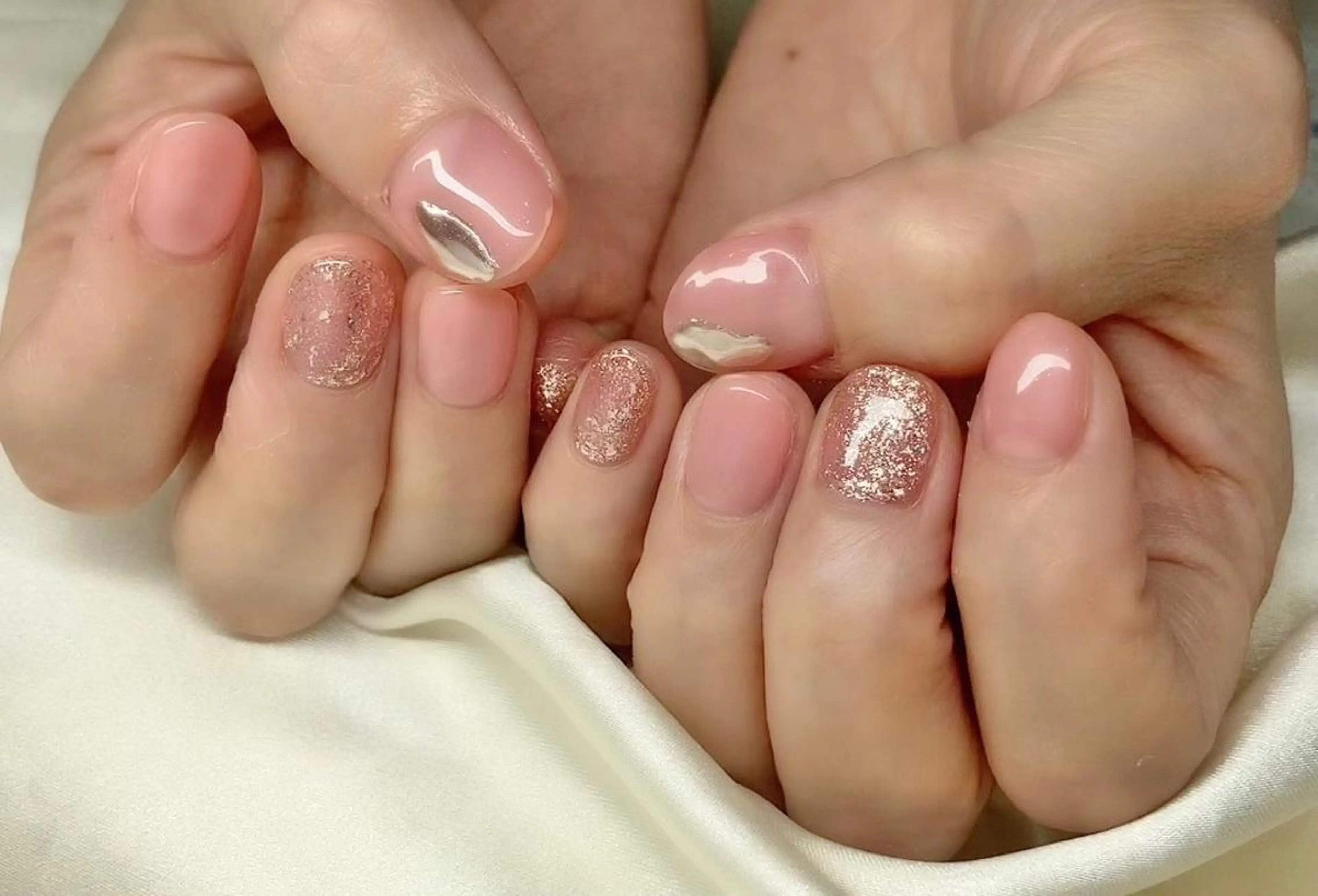 ネイル マツエク・マツパ アイブロウ 韓国風マツエク パリジェンヌラッシュリフト まつげパーマ ワンホンマツエク 長さ出し ハンドネイル Nail&eye Belire 新宿のネイルデザイン