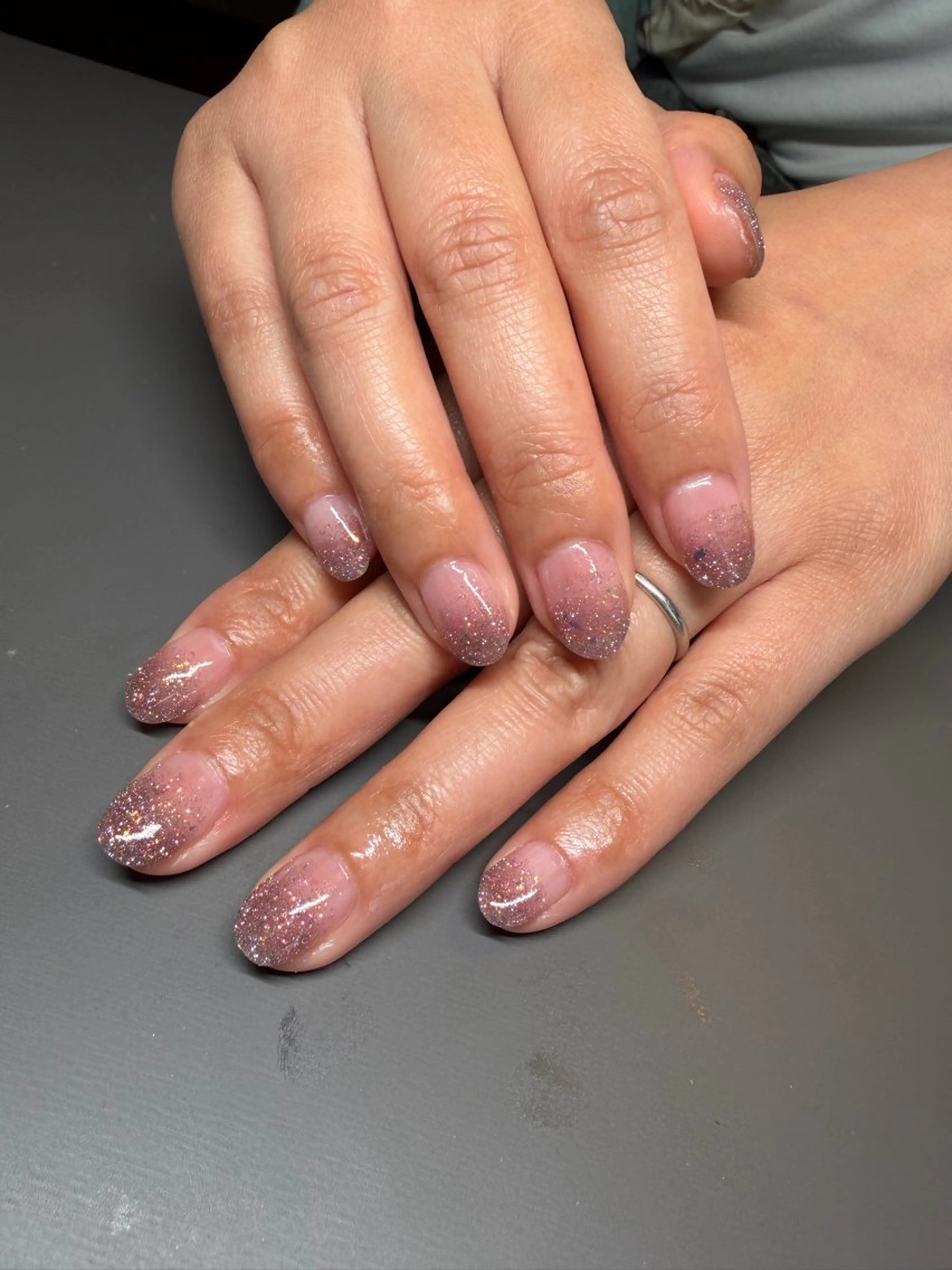 （オフなし）ラメグラデーションネイルの写真