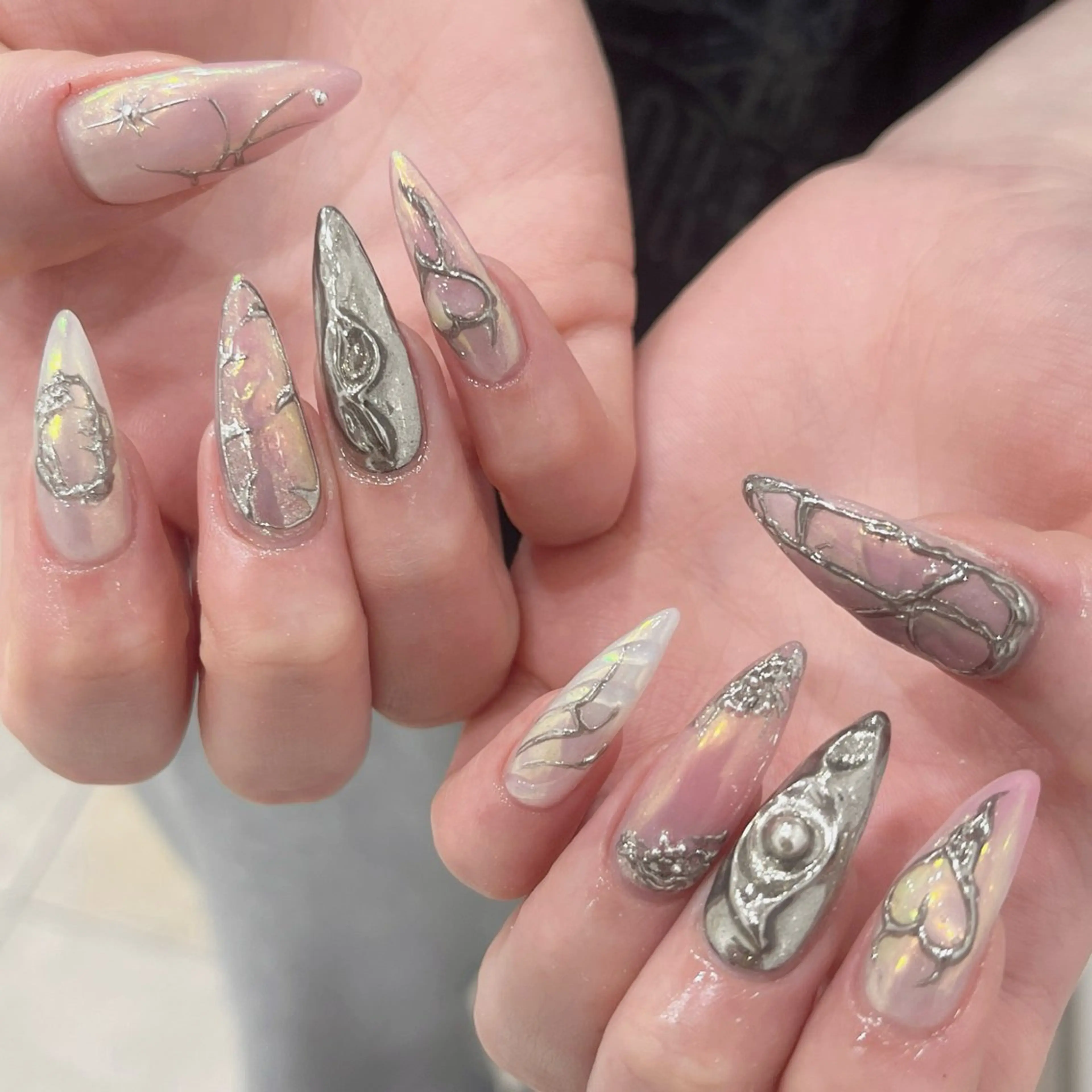 ネイル ミラーネイル ピンク シルバー ホワイト ハンドネイル moca 心斎橋店所属・moca心斎橋店 Aina🐈⬛🤍のネイルデザイン