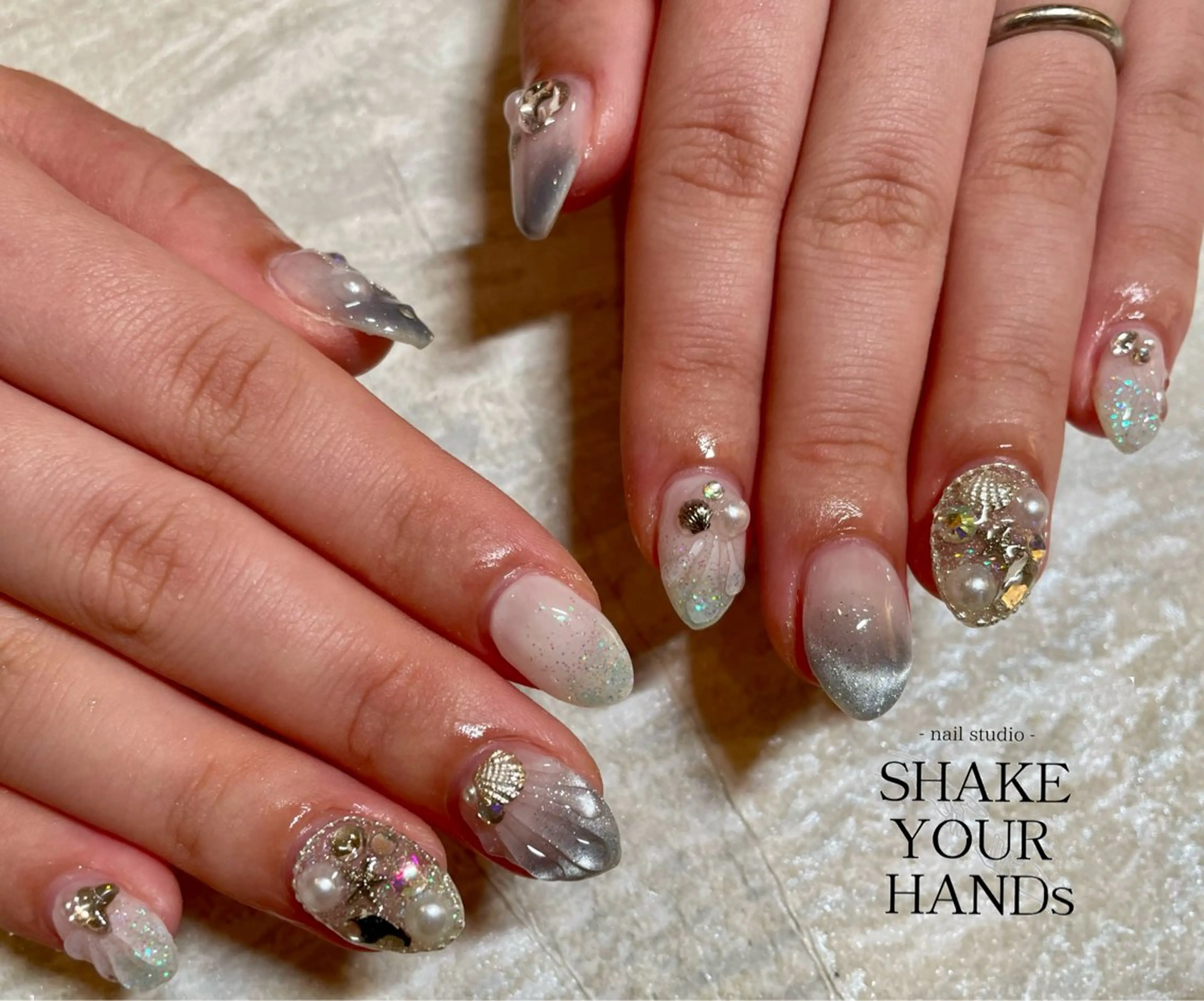 ネイル ストーンネイル ハンドネイル ネイルスタジオ シェイクユアハンズのネイルデザイン