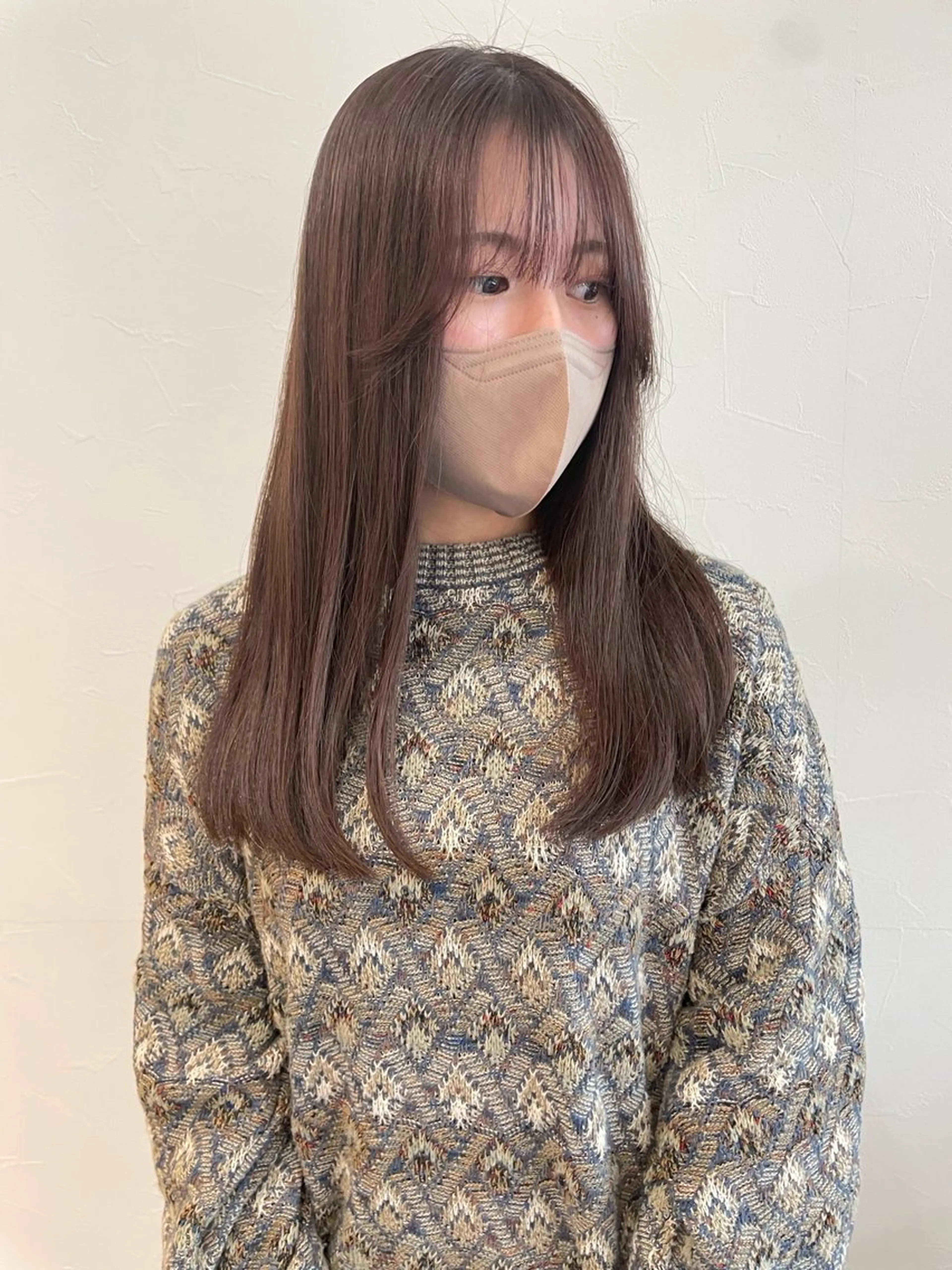 ロング ラベンダーベージュ ハヤサカ マユキのヘアスタイル