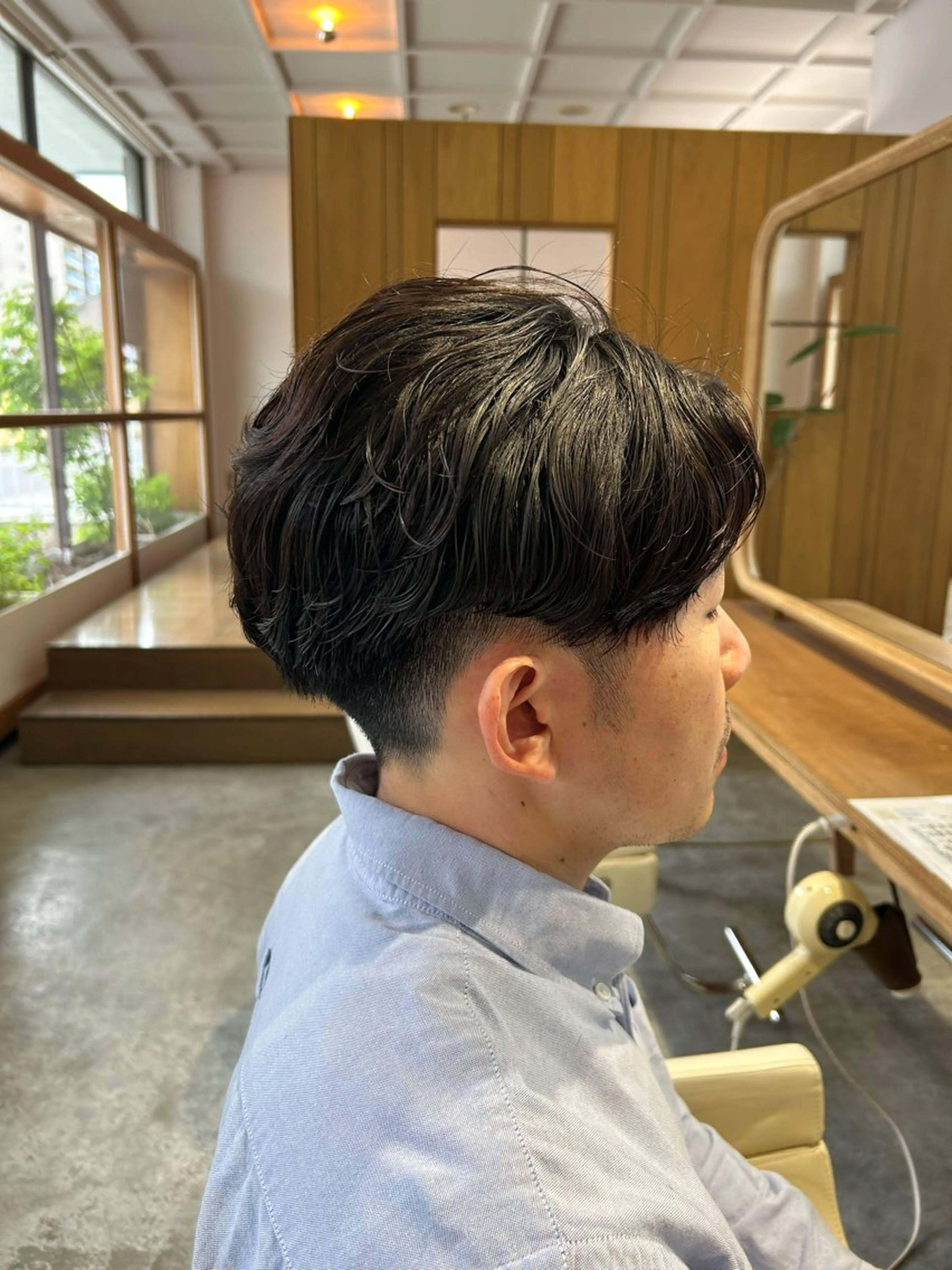 ショート パーマ メンズ センターパート マッシュ メンズパーマ スパイキーショート ショートヘア カット パーマ 佐藤 悠生 メンズパーマ.カットのヘアスタイル