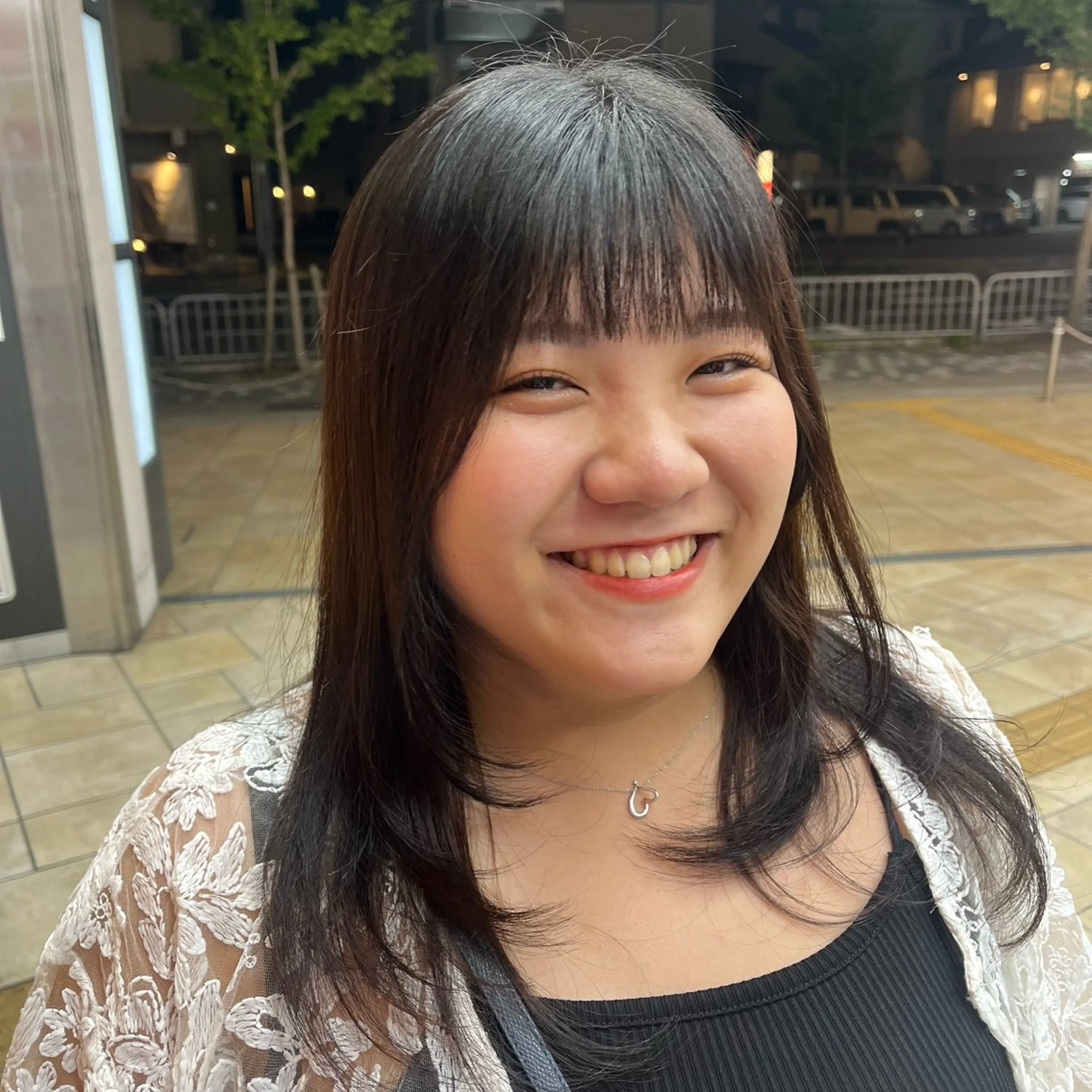 ロング レイヤーカット ロング 岸本 まほのヘアスタイル