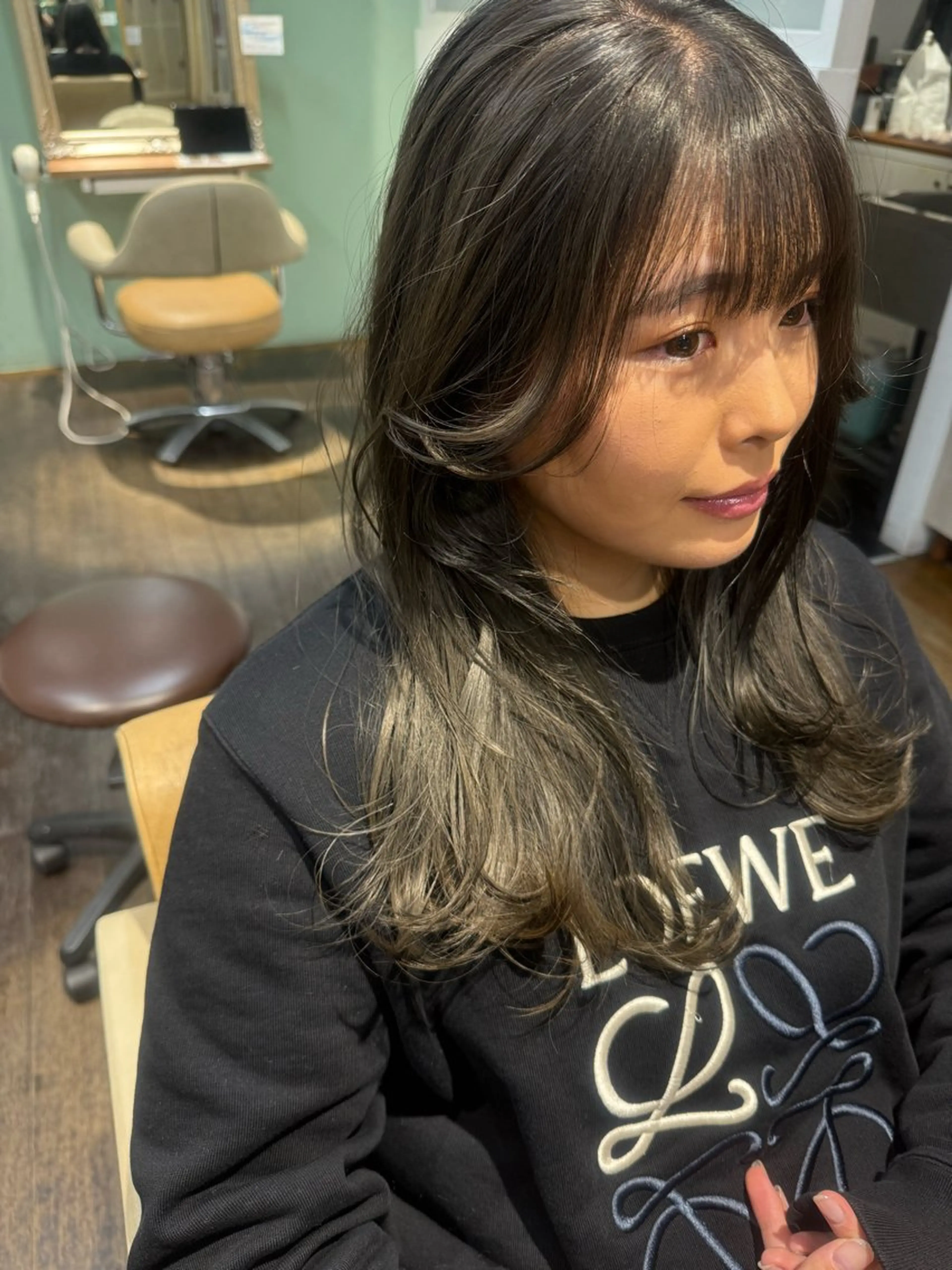 ロング ヘアカラー 鎌田 美紗希のヘアスタイル