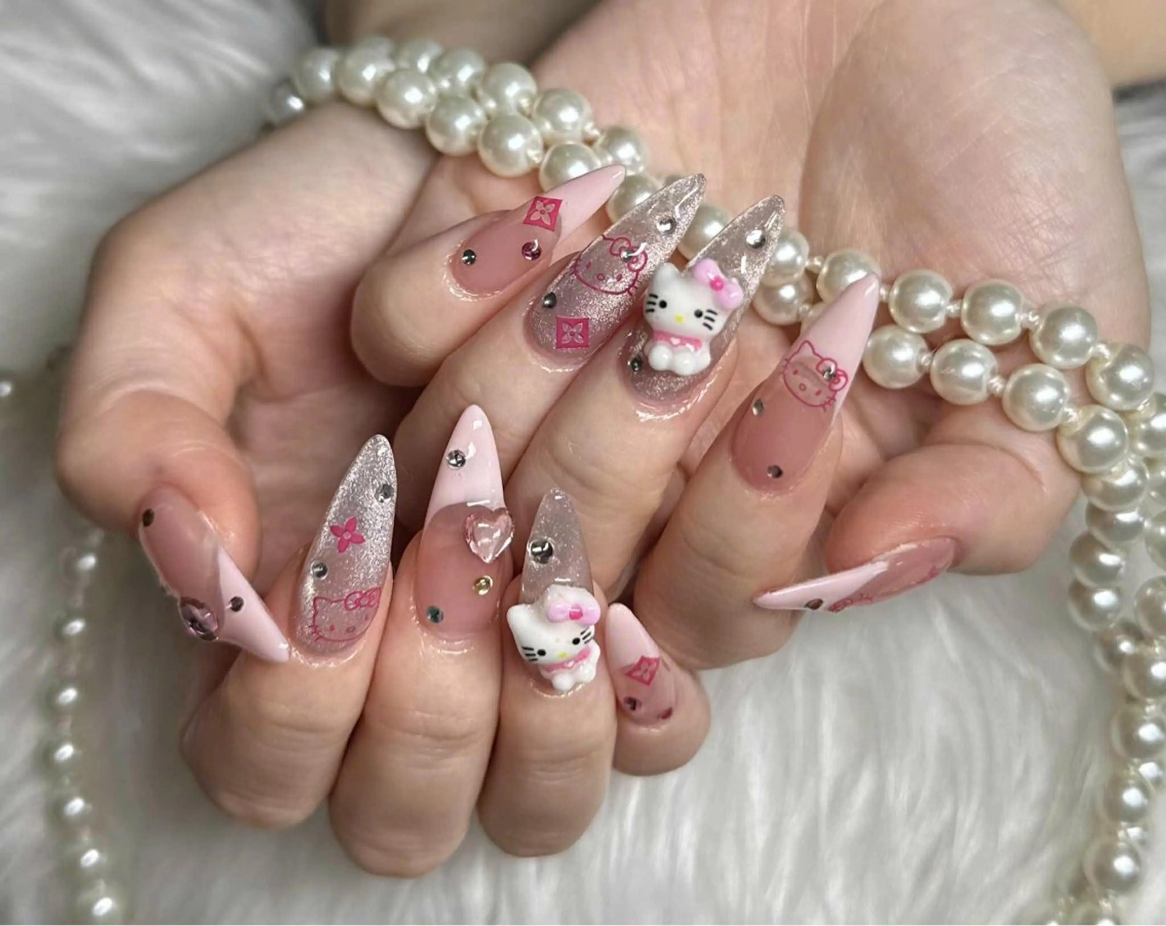 ネイル フレンチネイル ジェルネイル ガラスフレンチ ハロウィン ハート ハンドネイル H.baby Nail Salonのネイルデザイン