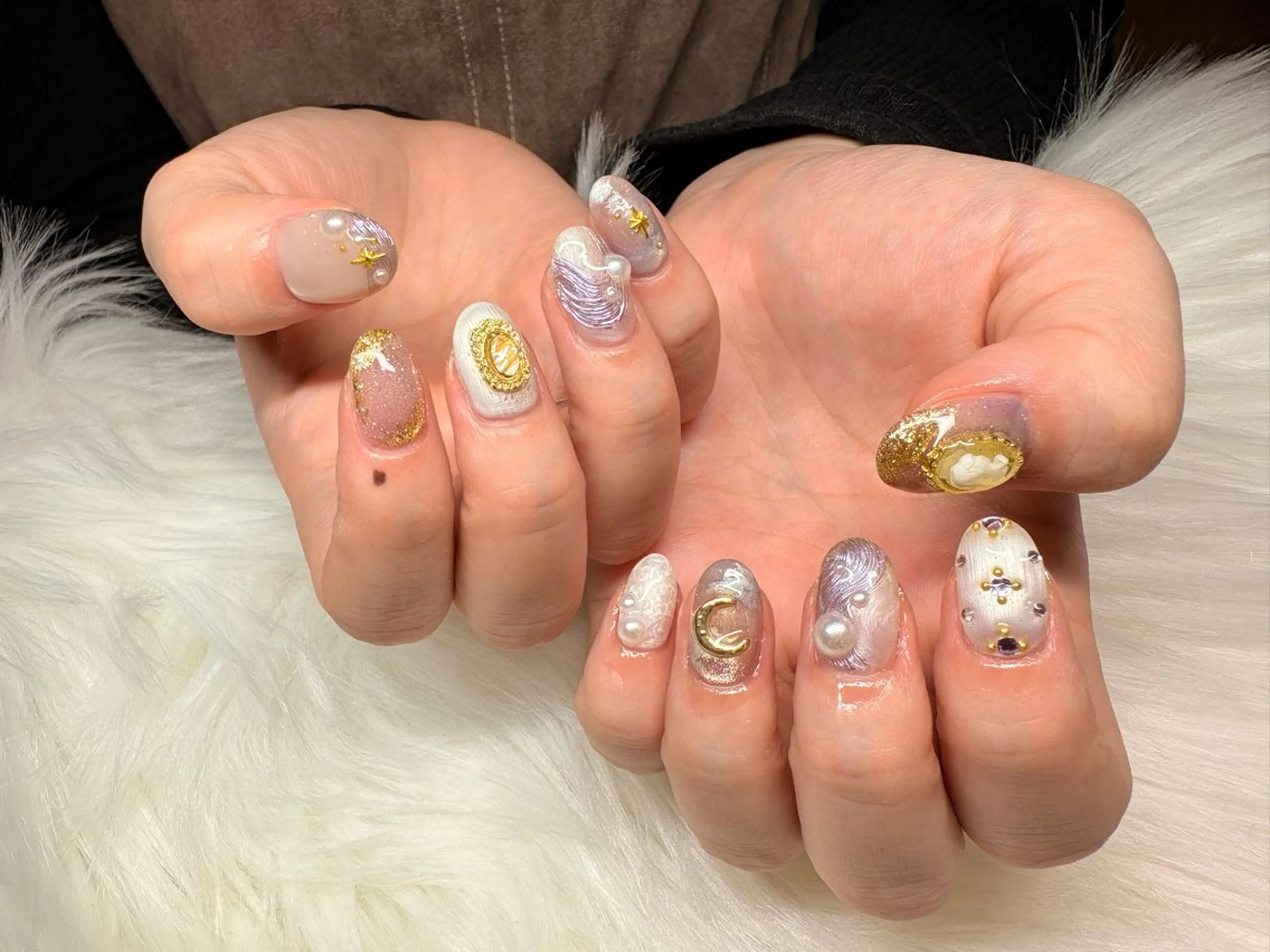 ショート Tiny Bliss 🐈‍⬛のネイルデザイン