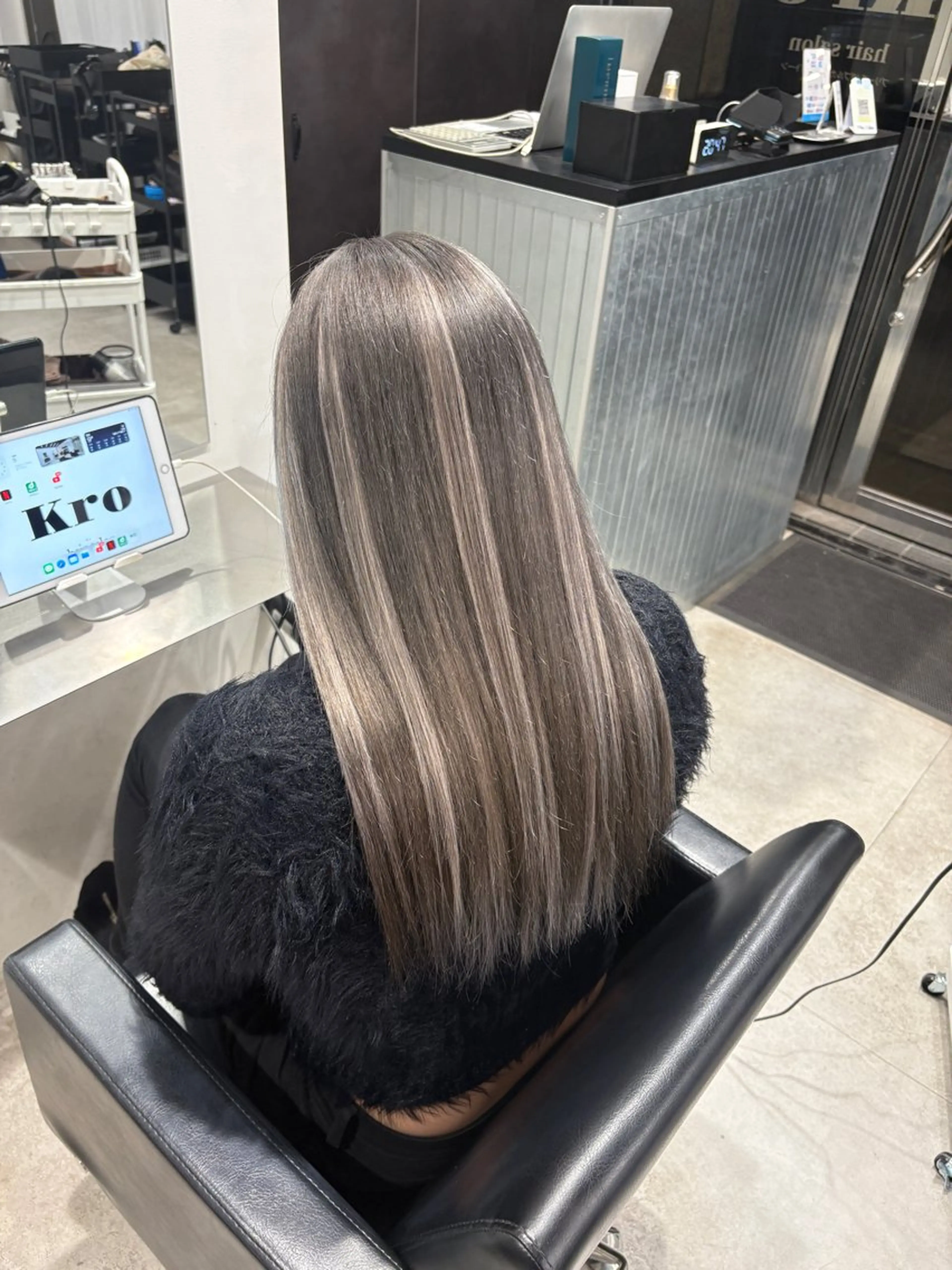 ロング ハイライト ヘアカラー エクステ MIHO☾·̩͙⋆ Kroのヘアスタイル