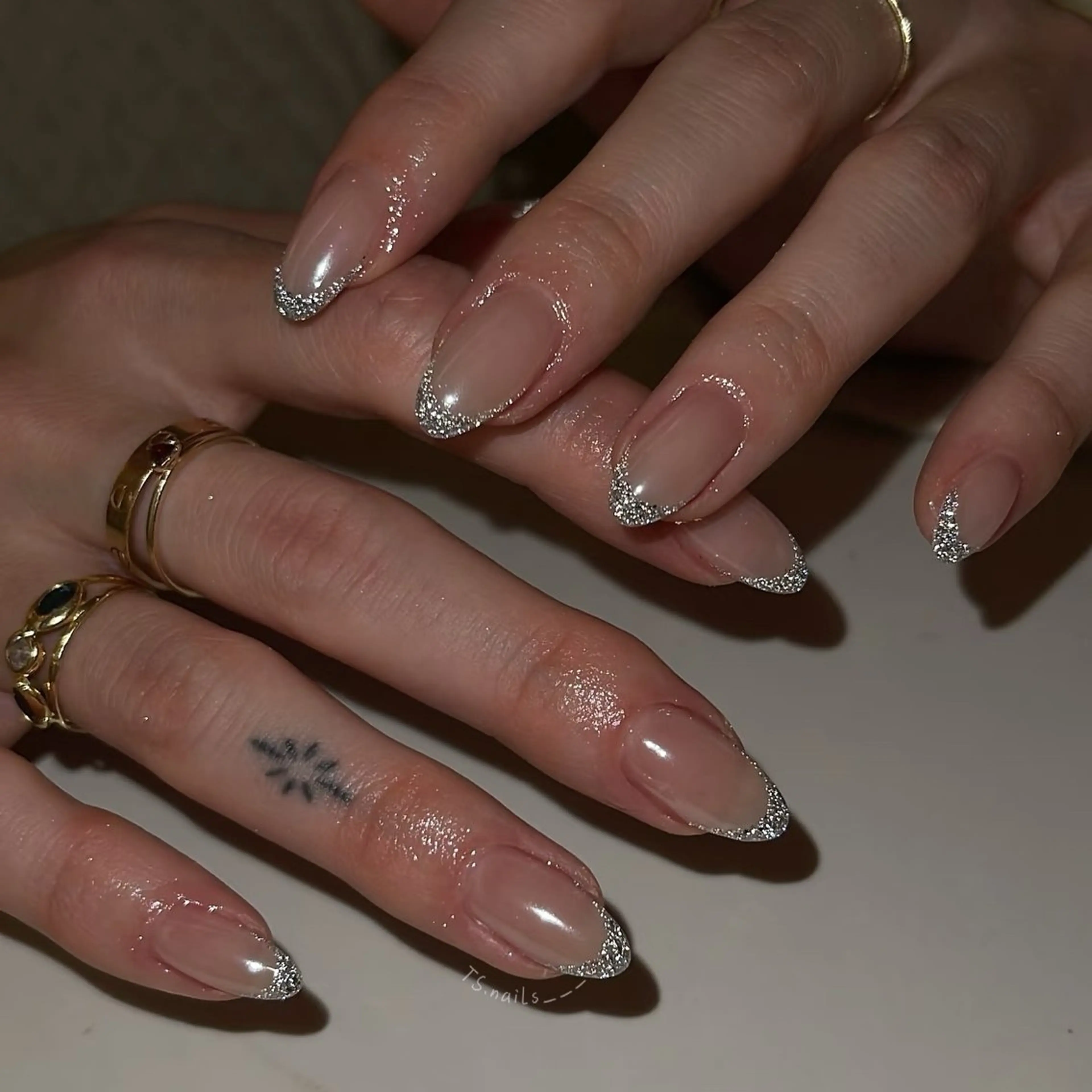 ネイル キラキラネイル マグネットネイル 持ち込み オフィスネイル シンプルネイル ハンドネイル フットネイル ハンドケア TS. nails___のネイルデザイン