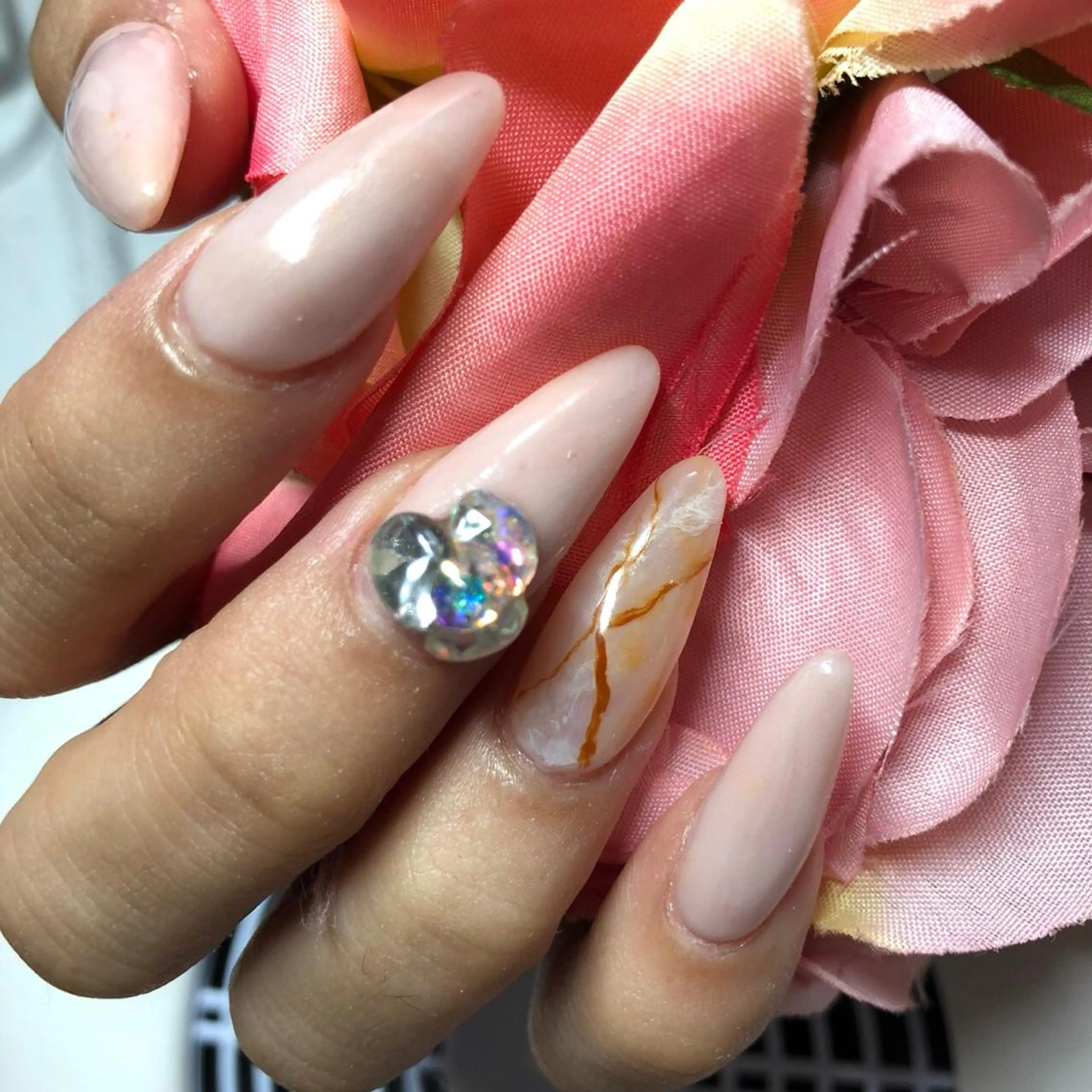 セミロング ネイル ストーンネイル 《LB》ラブリエ Nail&eyeのマツエク・マツパデザイン