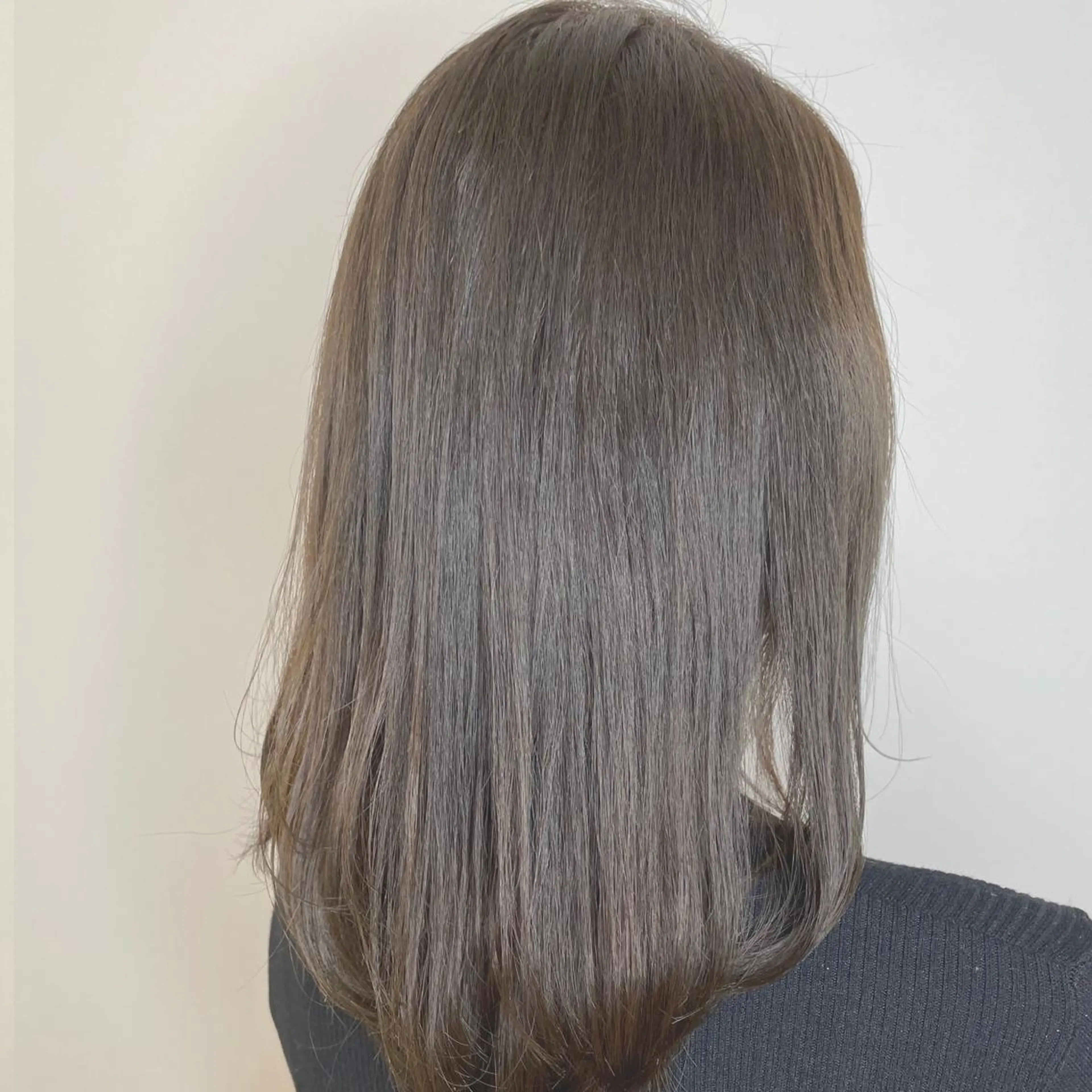 ミディアム シンカ 表参道のヘアスタイル