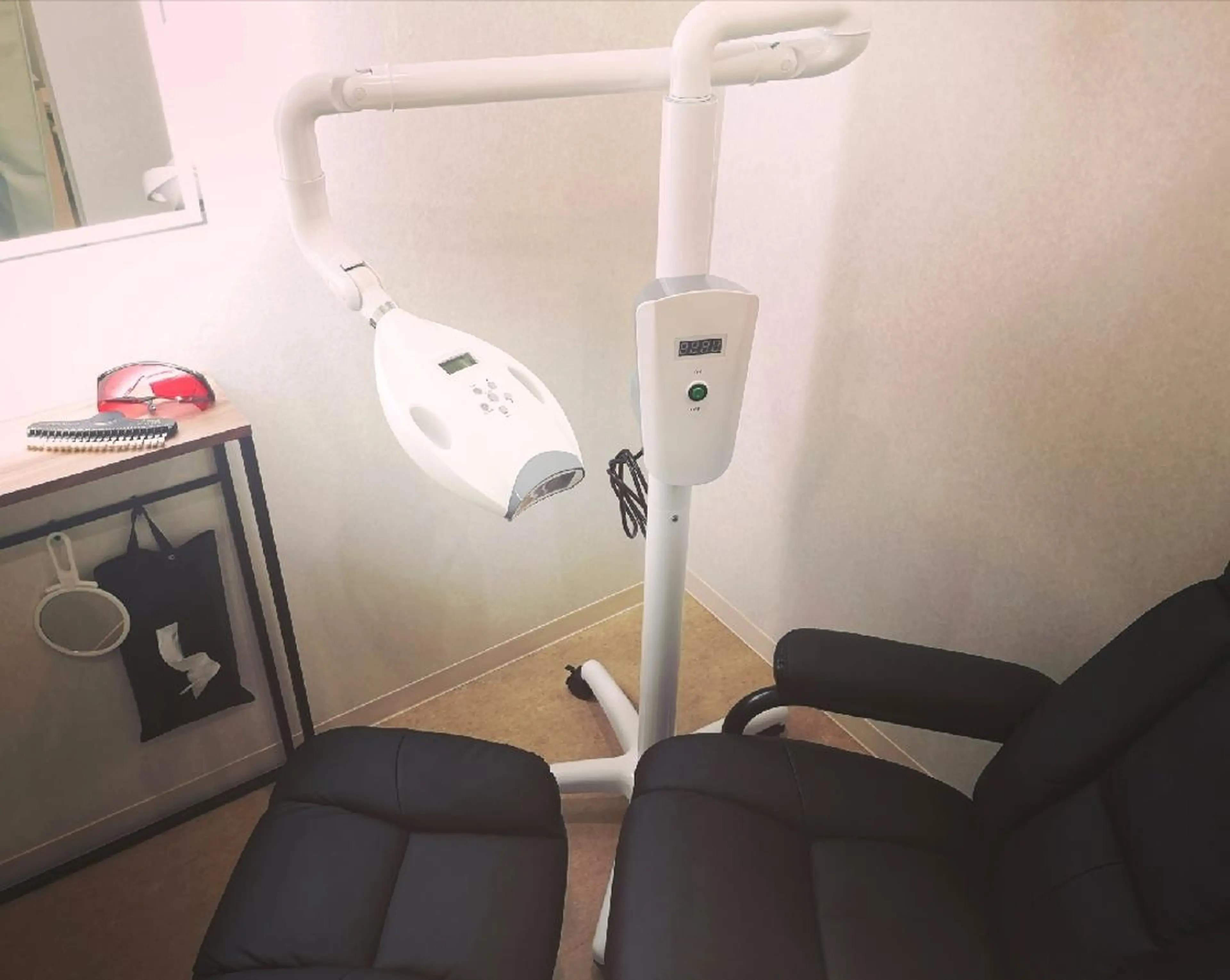 メンズ マツエク・マツパ ネイル カラー ホワイト 脱毛 Relight あかりのエステ・リラクイメージ