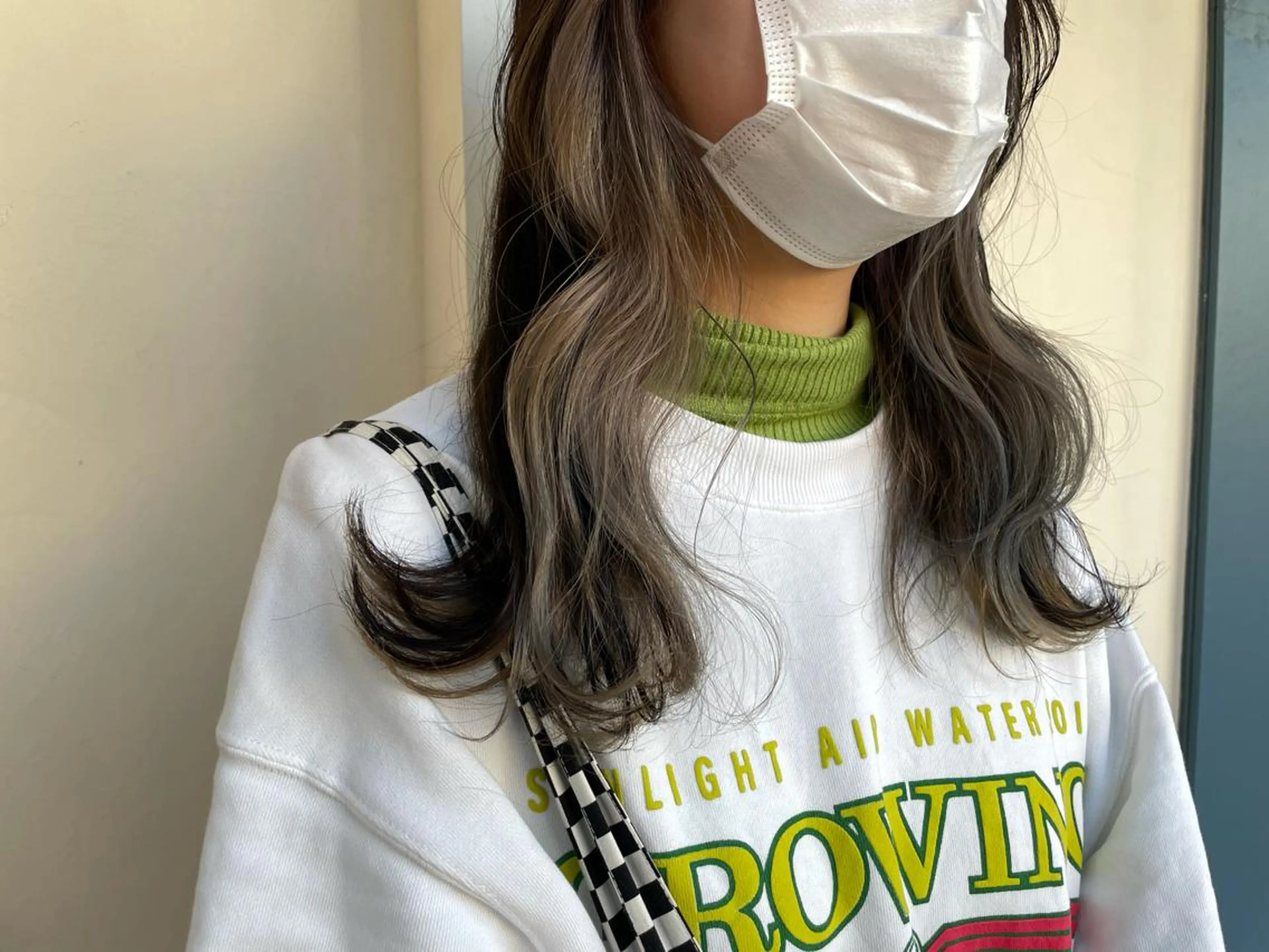 セミロング ブリーチ毛矯正.髪質 改善.髪にドラマをのヘアスタイル