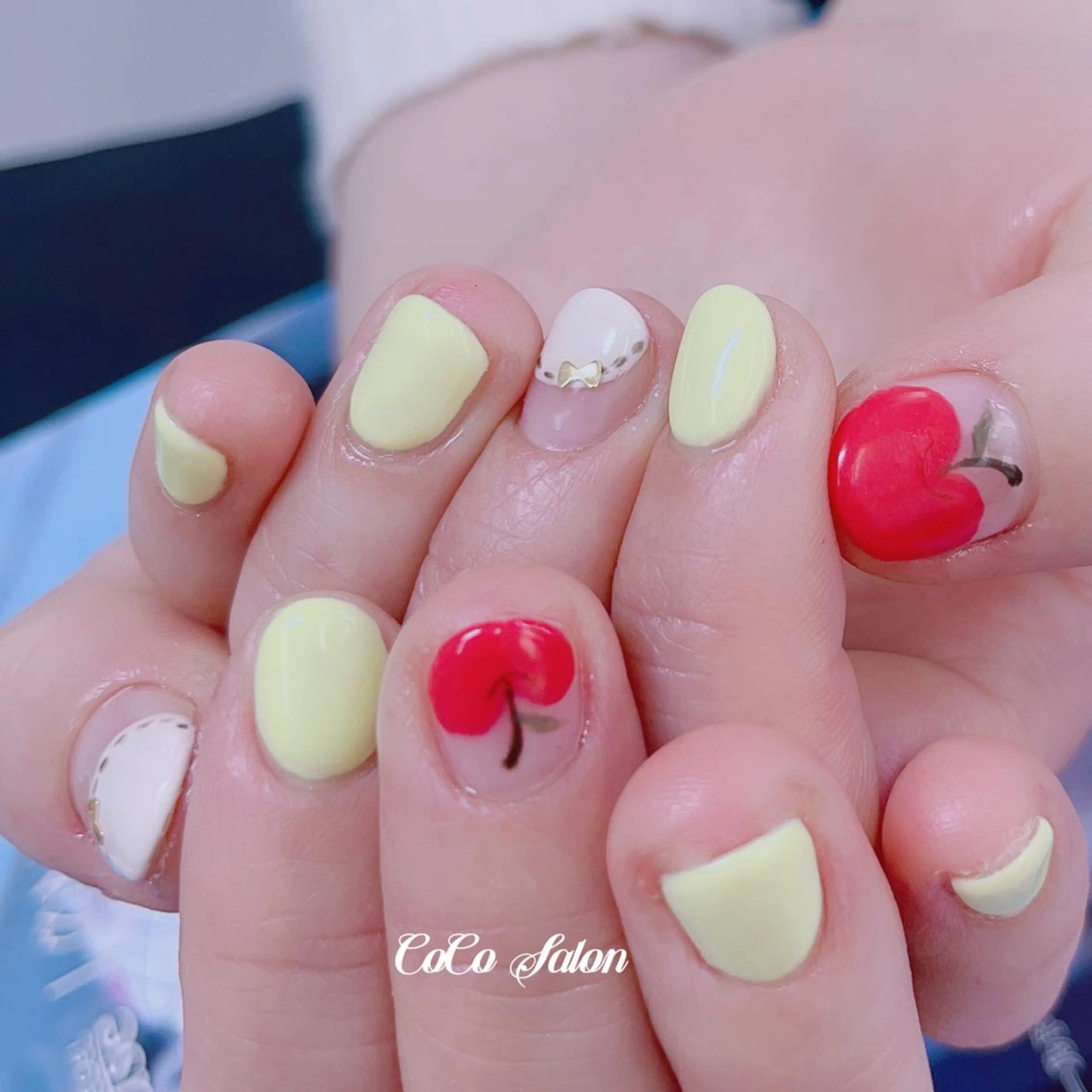 ネイル 長さ出し フレンチネイル ジェルネイル グリーン キラキラネイル ハンドネイル CoCoSalon ネイル/まつ毛予約のネイルデザイン