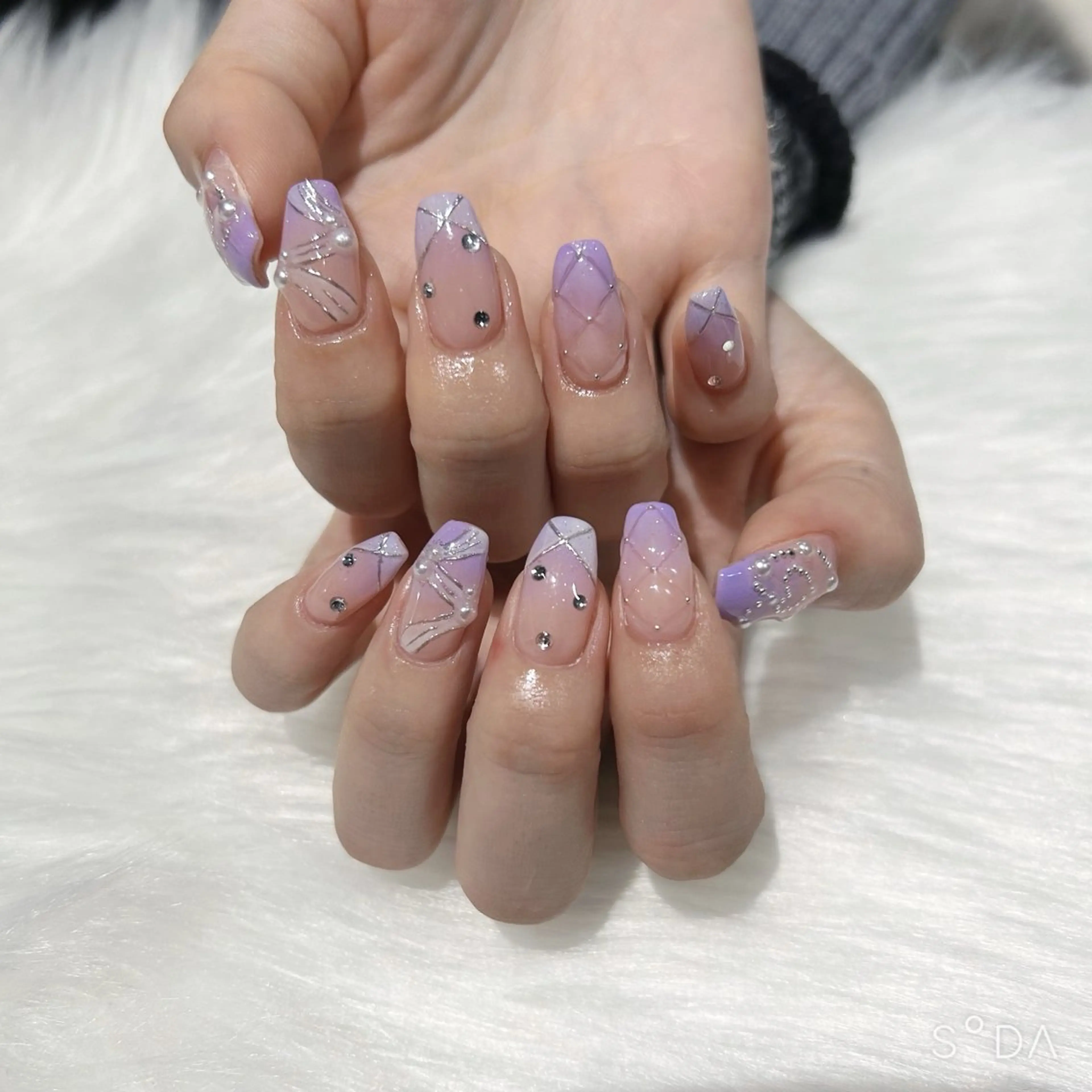 ネイル フレンチネイル グラデーション ハート ミラーネイル バレンタイン ハンドネイル ぷりゅねる 心斎橋のネイルデザイン