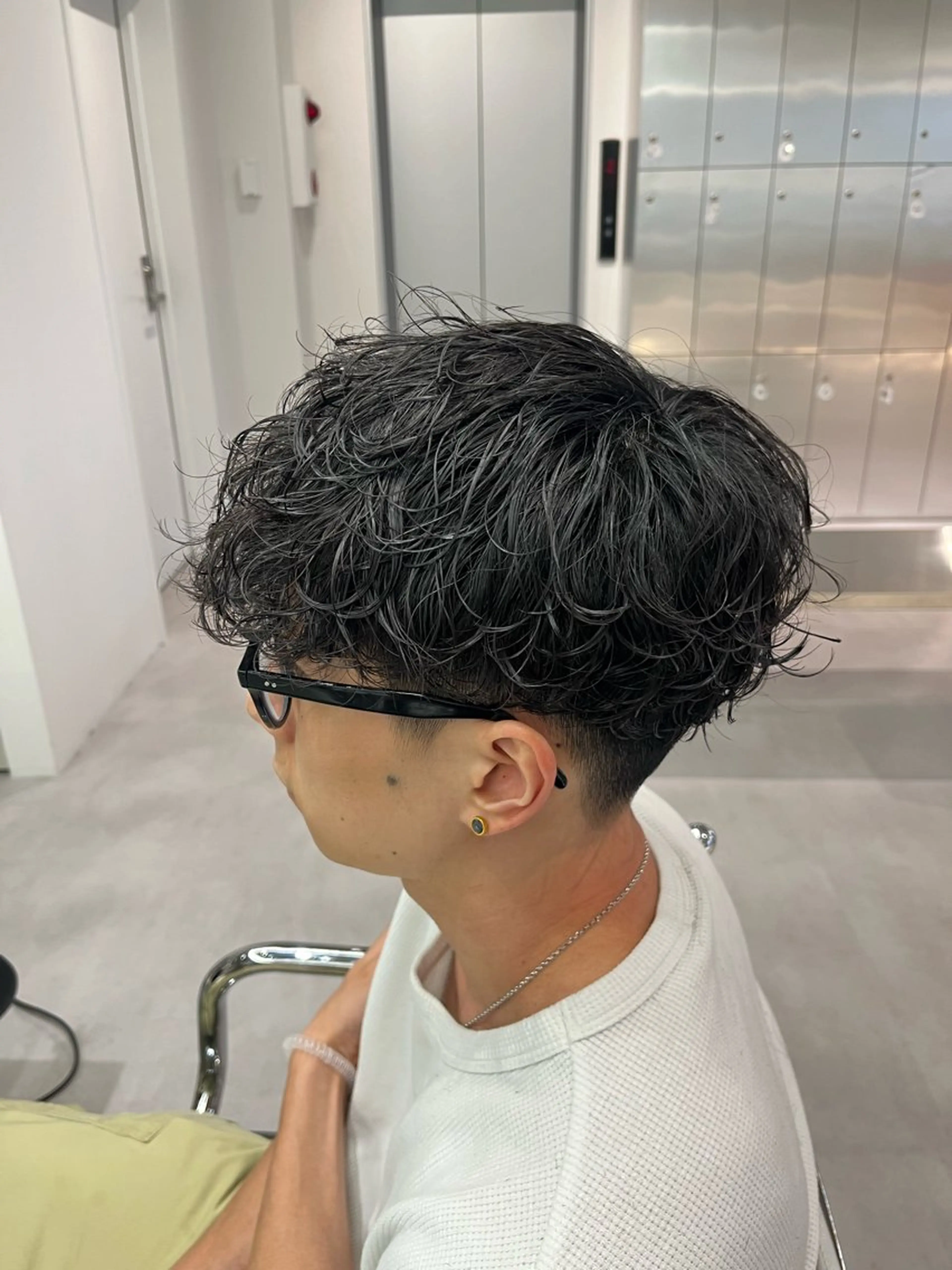 ショート パーマ メンズ ⚡メンズパーマフ ェードカットTomyのヘアスタイル