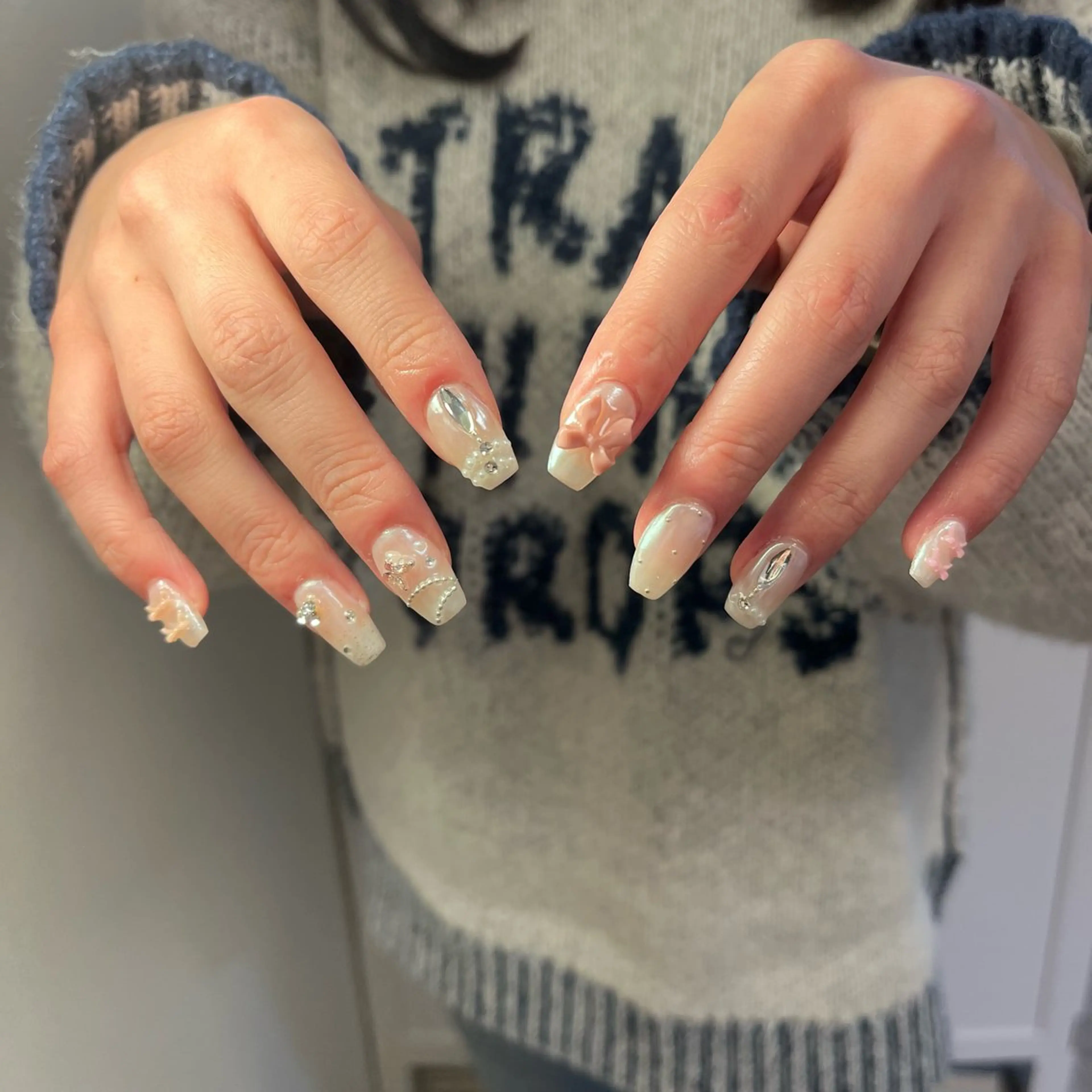 ネイル ハンドネイル フットネイル neroria nailのネイルデザイン